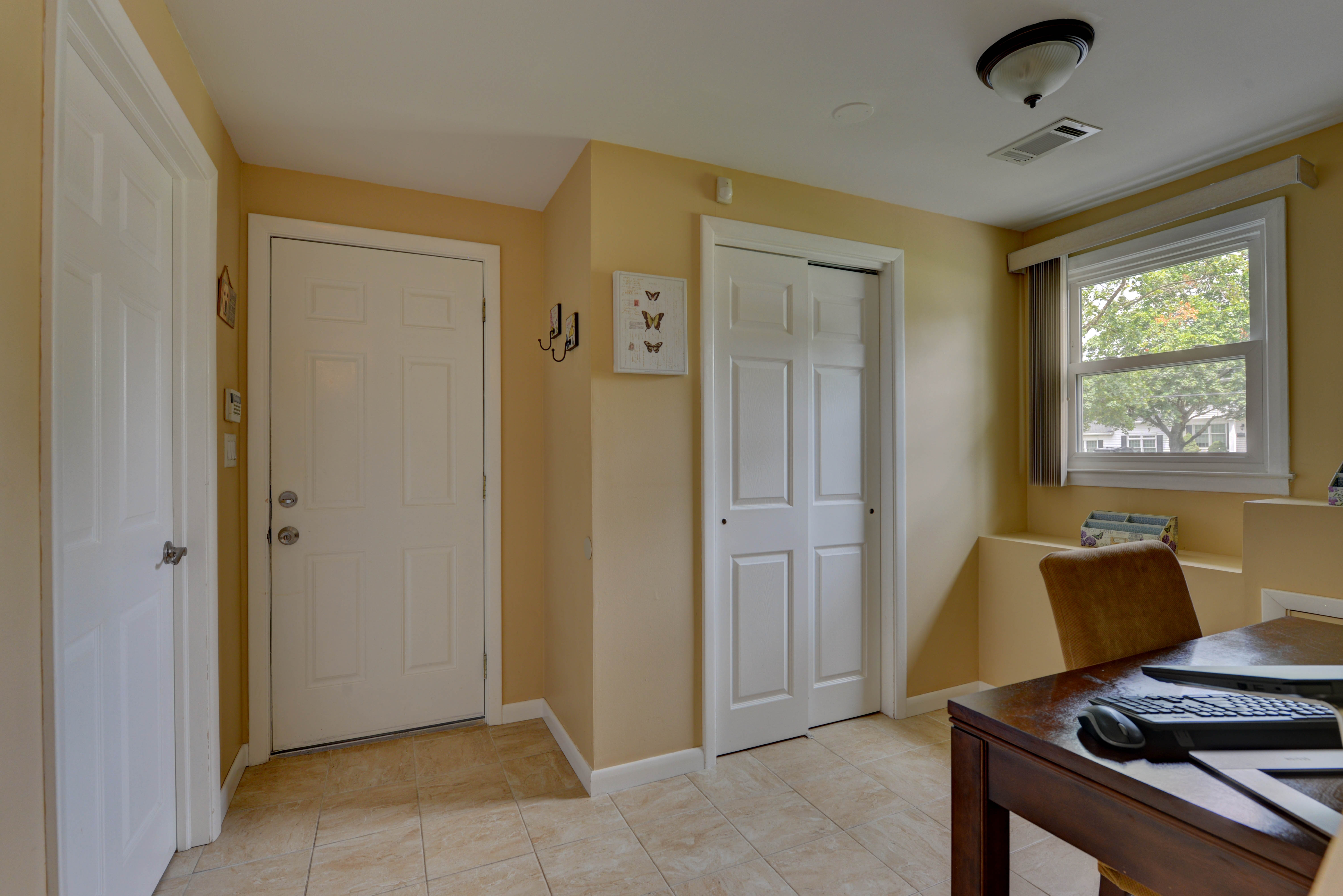 Pequannock, New Jersey, 07440, United States, 3 Bedrooms Bedrooms, ,3 BathroomsBathrooms,Residential,For Sale,1944939
