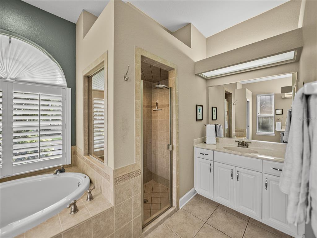 Lakeland, Florida, 33812, United States, 4 Bedrooms Bedrooms, ,3 BathroomsBathrooms,Residential,For Sale,1898596