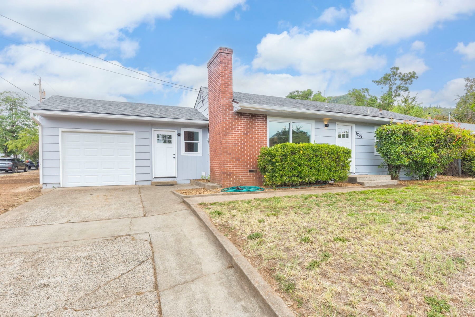  1202 NE A Street Grants Pass, OR 97526 - 物件實景
