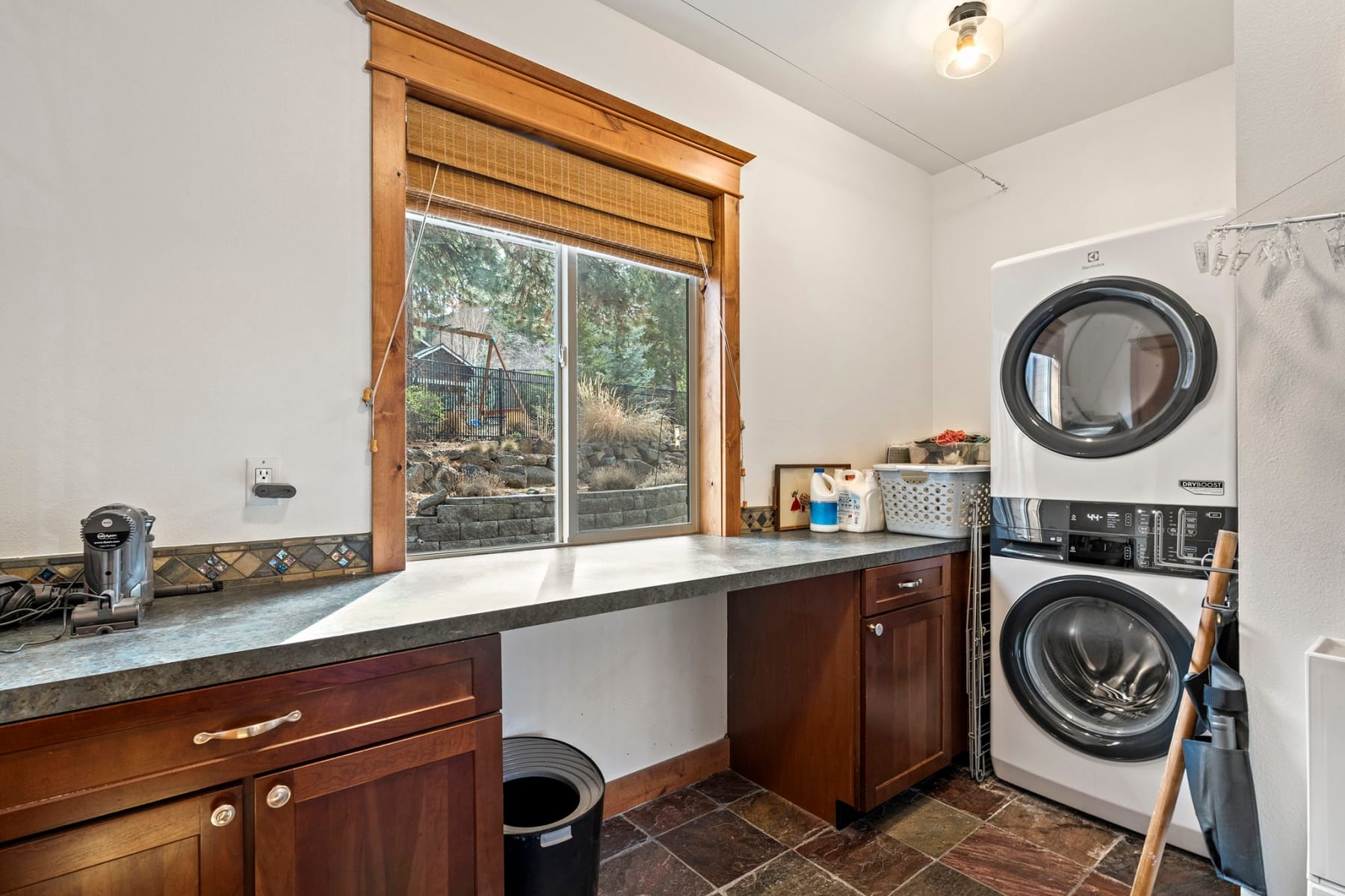  2073 NW Shevlin Crest Drive Bend, OR 97703 - 物件實景
