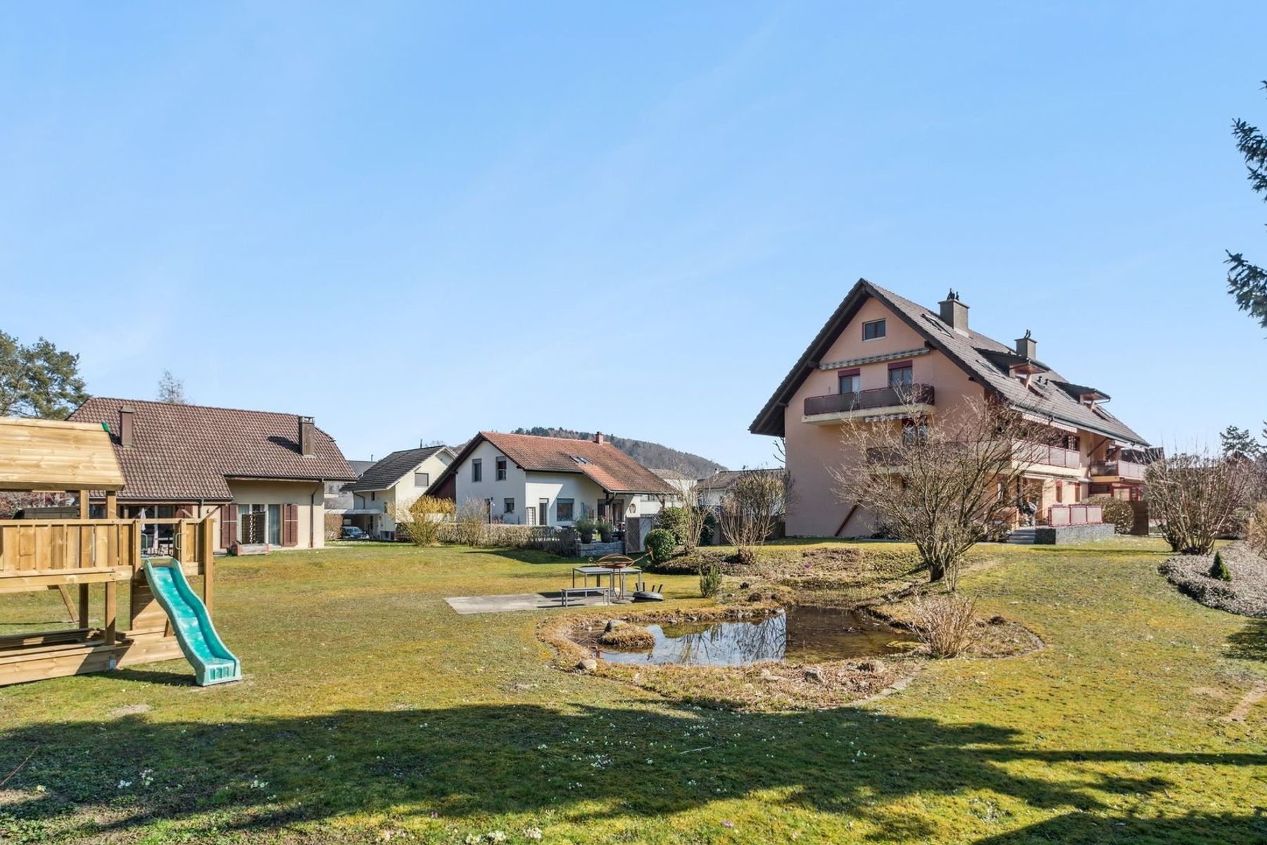  Prestigious 5.5-room duplex ?Pieds dans l