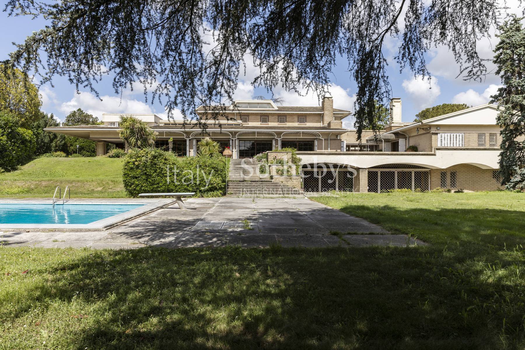  Iconic mansion immersed in a private park with pool - 物件實景