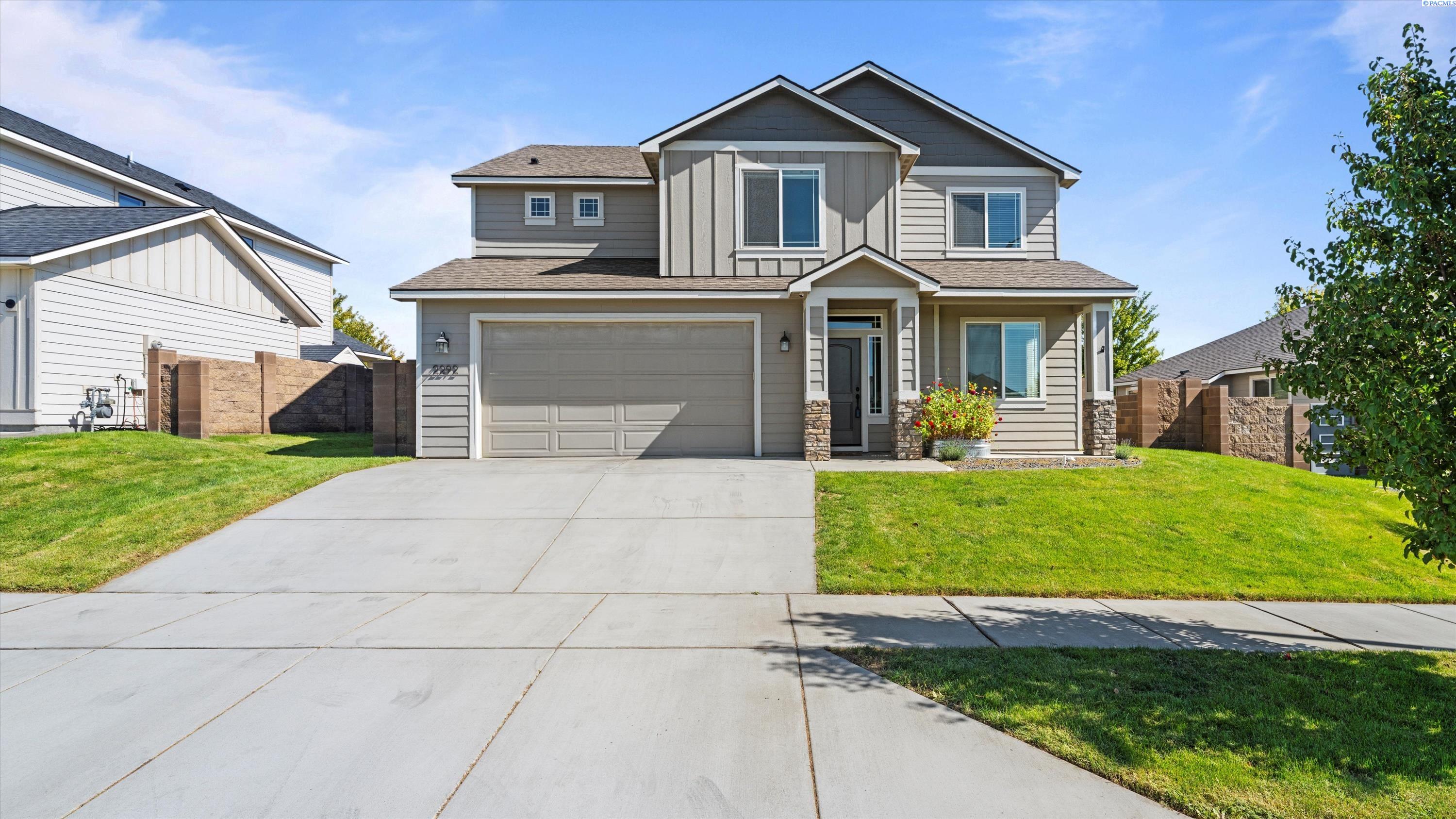 Richland, Washington, 99352, United States, 5 Bedrooms Bedrooms, ,3 BathroomsBathrooms,Residential,For Sale,1947439