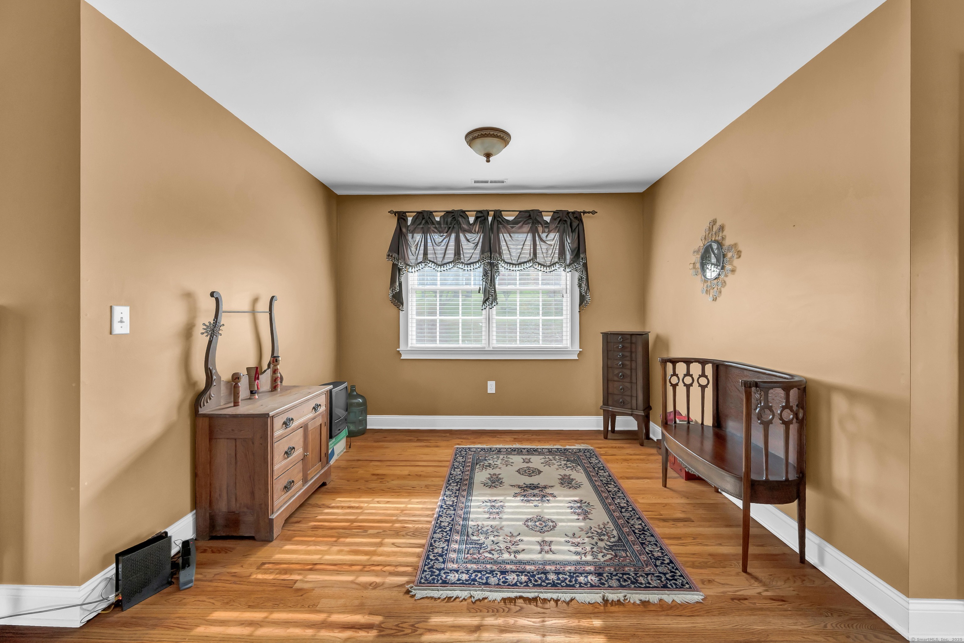 New Milford, Connecticut, 06776, United States, 4 Bedrooms Bedrooms, ,4 BathroomsBathrooms,Residential,For Sale,1987689