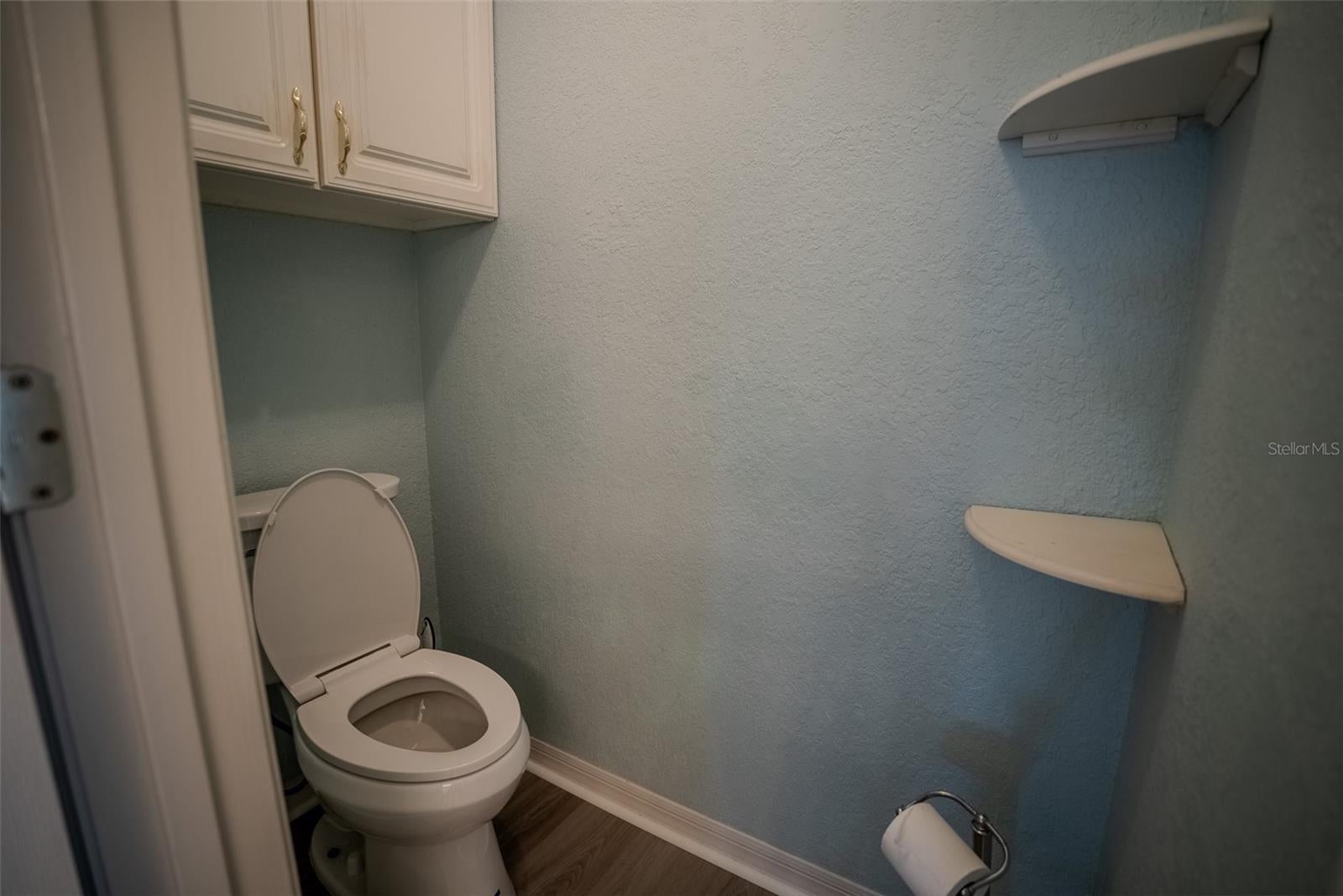 LADY LAKE, Florida, 32159, United States, 5 Bedrooms Bedrooms, ,3 BathroomsBathrooms,Residential,For Sale,1850305