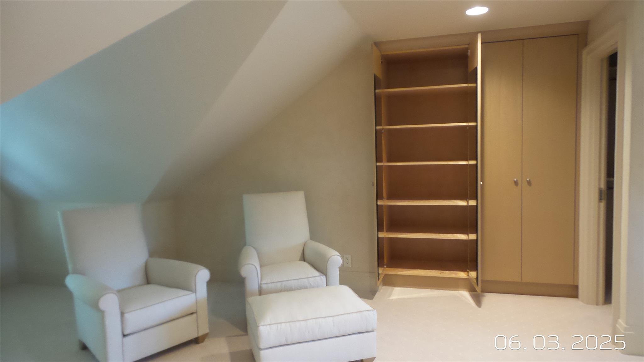 Great Falls, Montana, 59401, United States, 2 Bedrooms Bedrooms, ,4 BathroomsBathrooms,Residential,For Sale,1984477