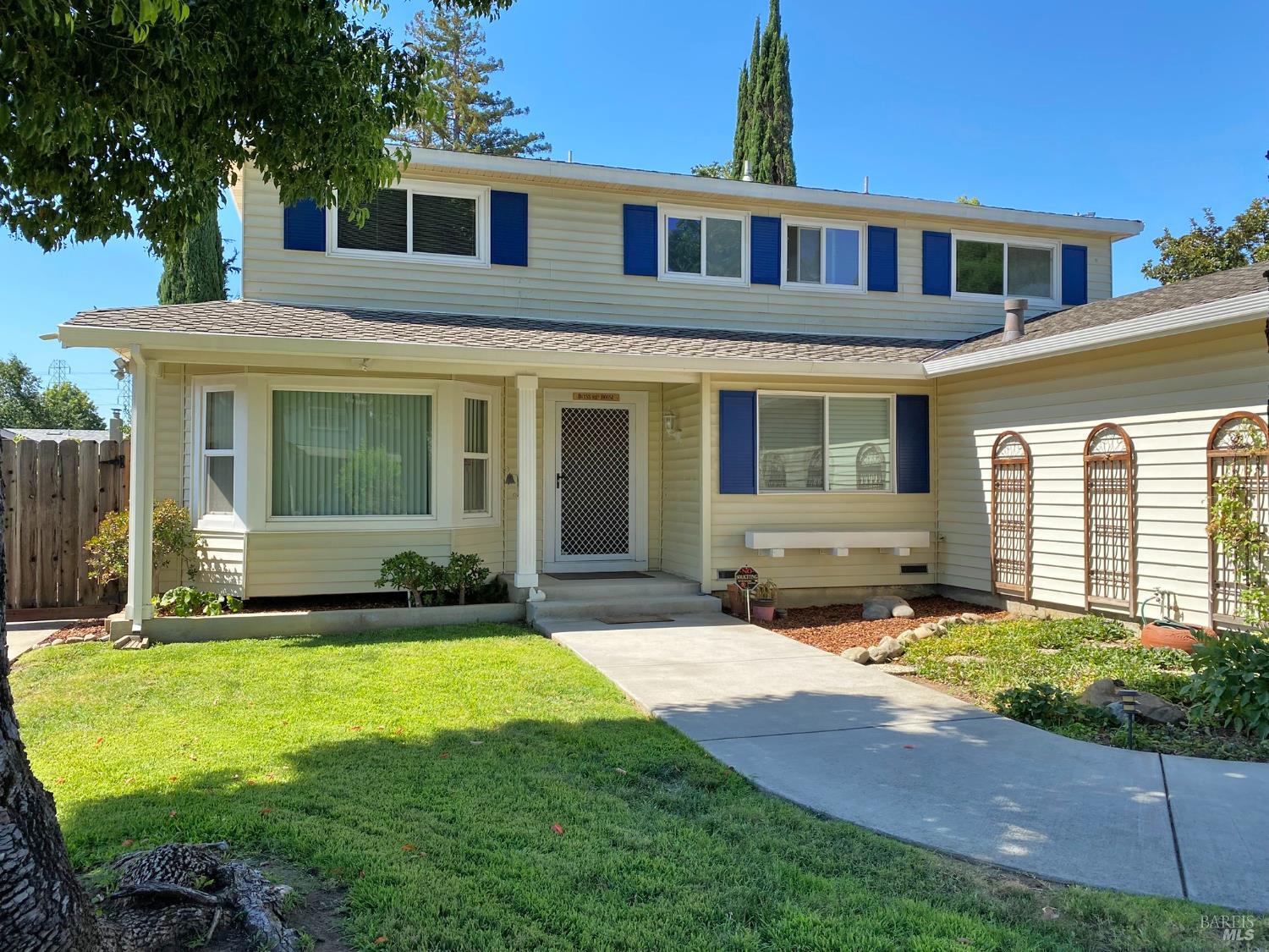 Vacaville, California, 95688, United States, 5 Bedrooms Bedrooms, ,3 BathroomsBathrooms,Residential,For Sale,1911426