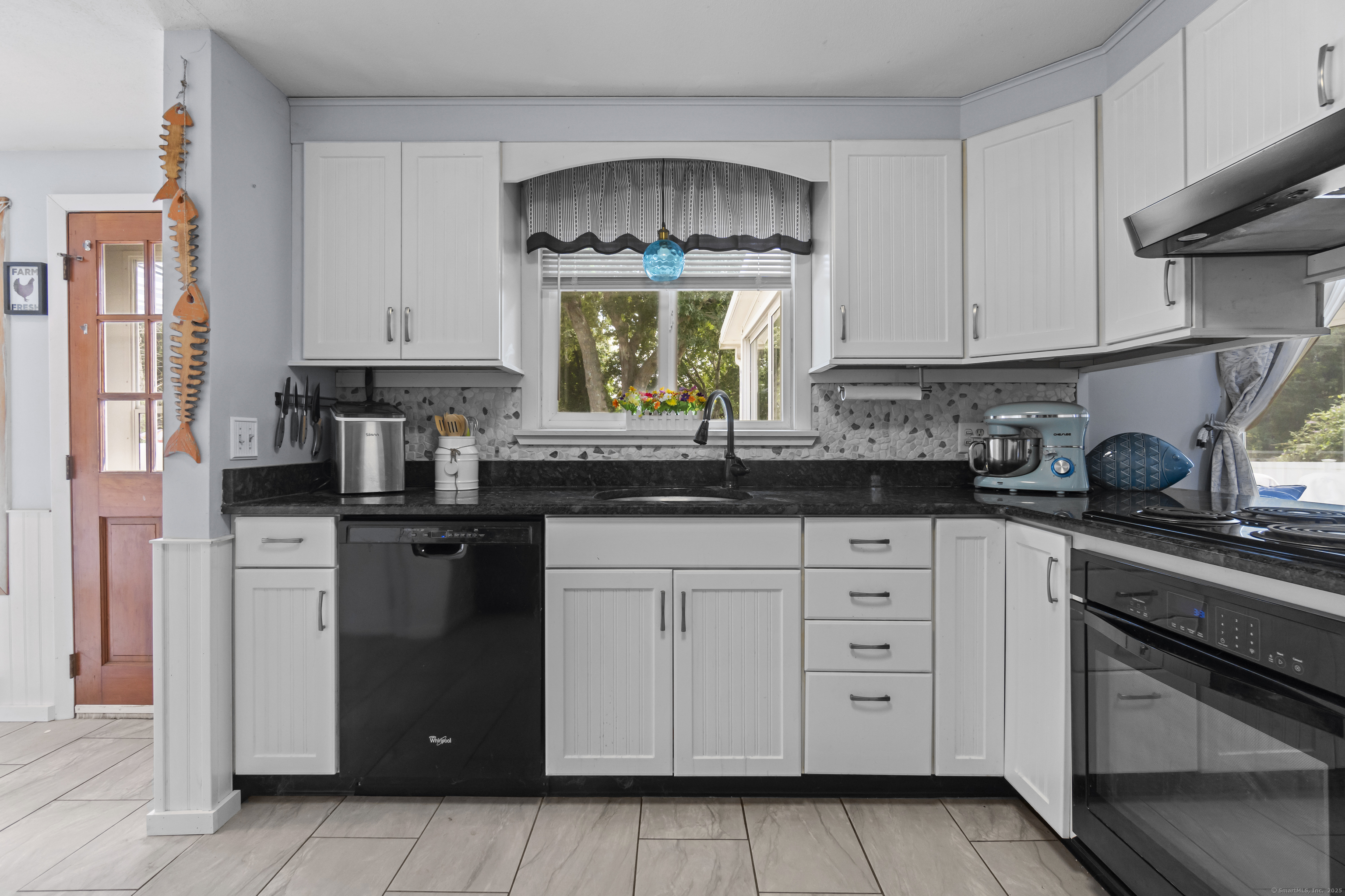 Old Saybrook, Connecticut, 06475, United States, 3 Bedrooms Bedrooms, ,2 BathroomsBathrooms,Residential,For Sale,1925981