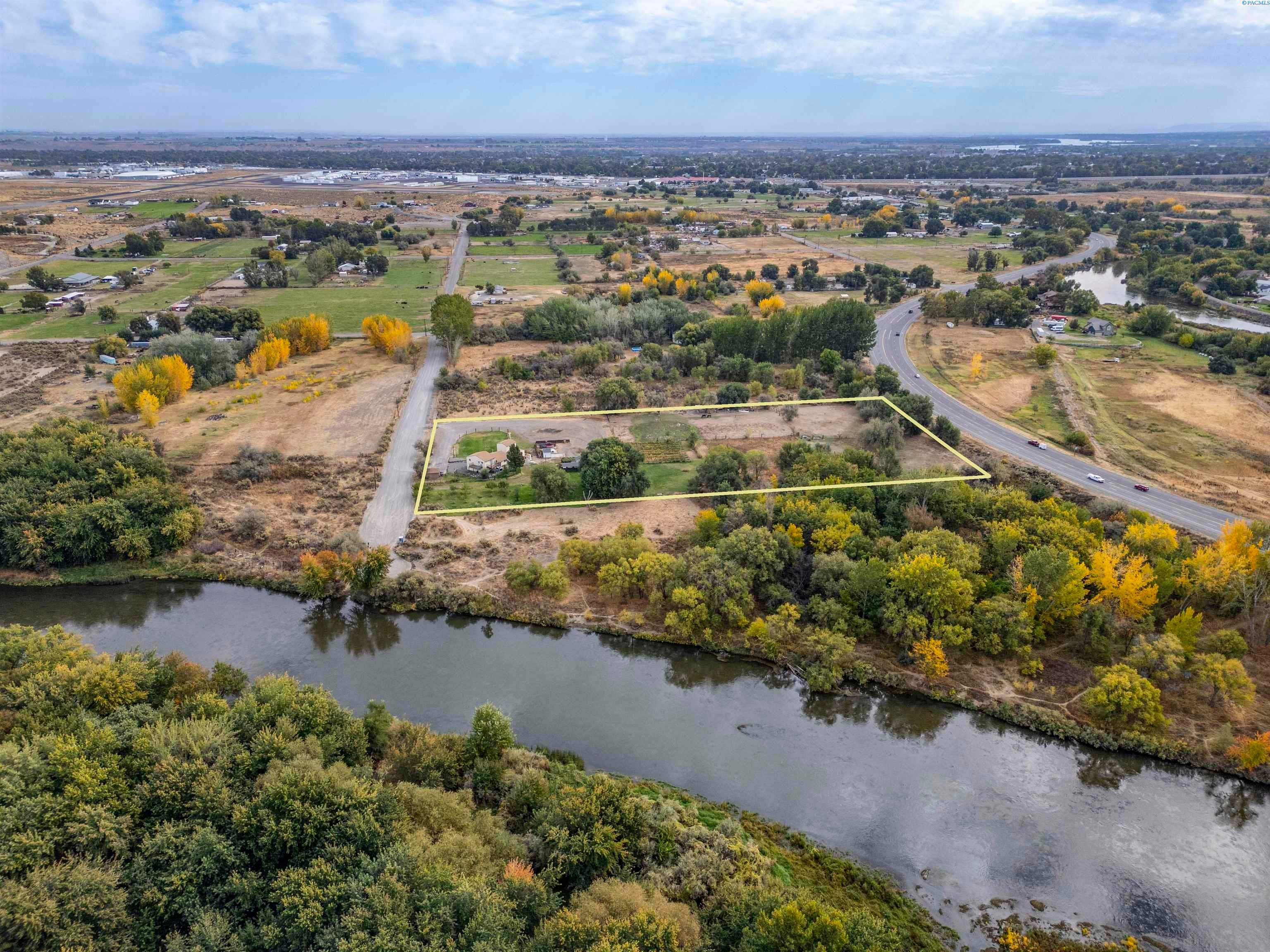Richland, Washington, 99354, United States, 3 Bedrooms Bedrooms, ,2 BathroomsBathrooms,Residential,For Sale,1978459
