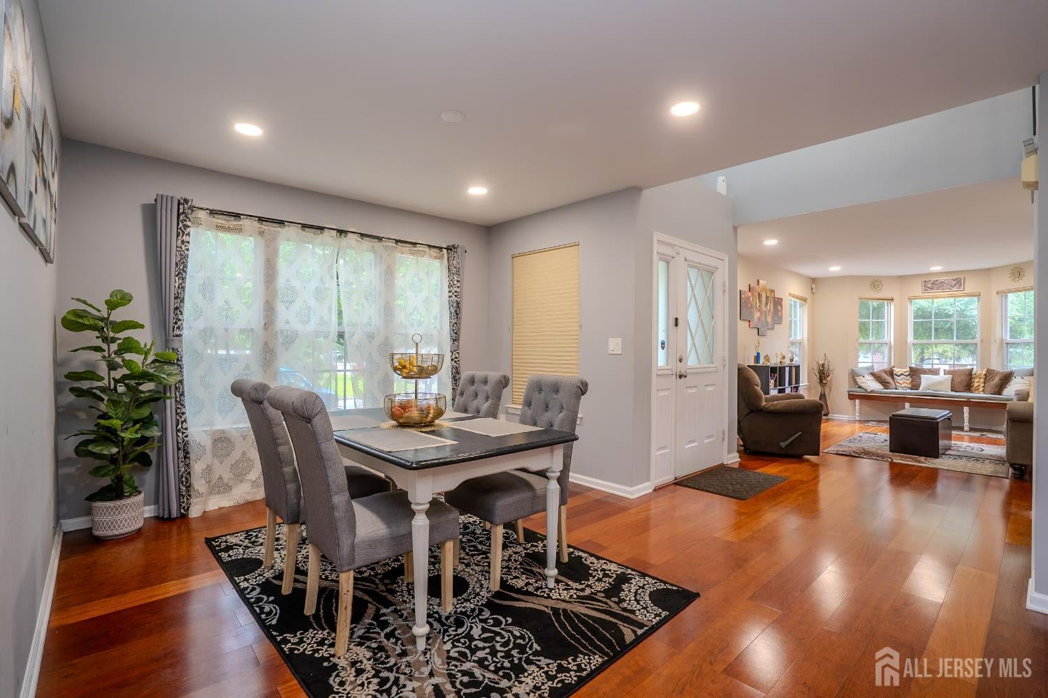 North Brunswick, New Jersey, 08902, United States, 3 Bedrooms Bedrooms, ,3 BathroomsBathrooms,Residential,For Sale,1937029