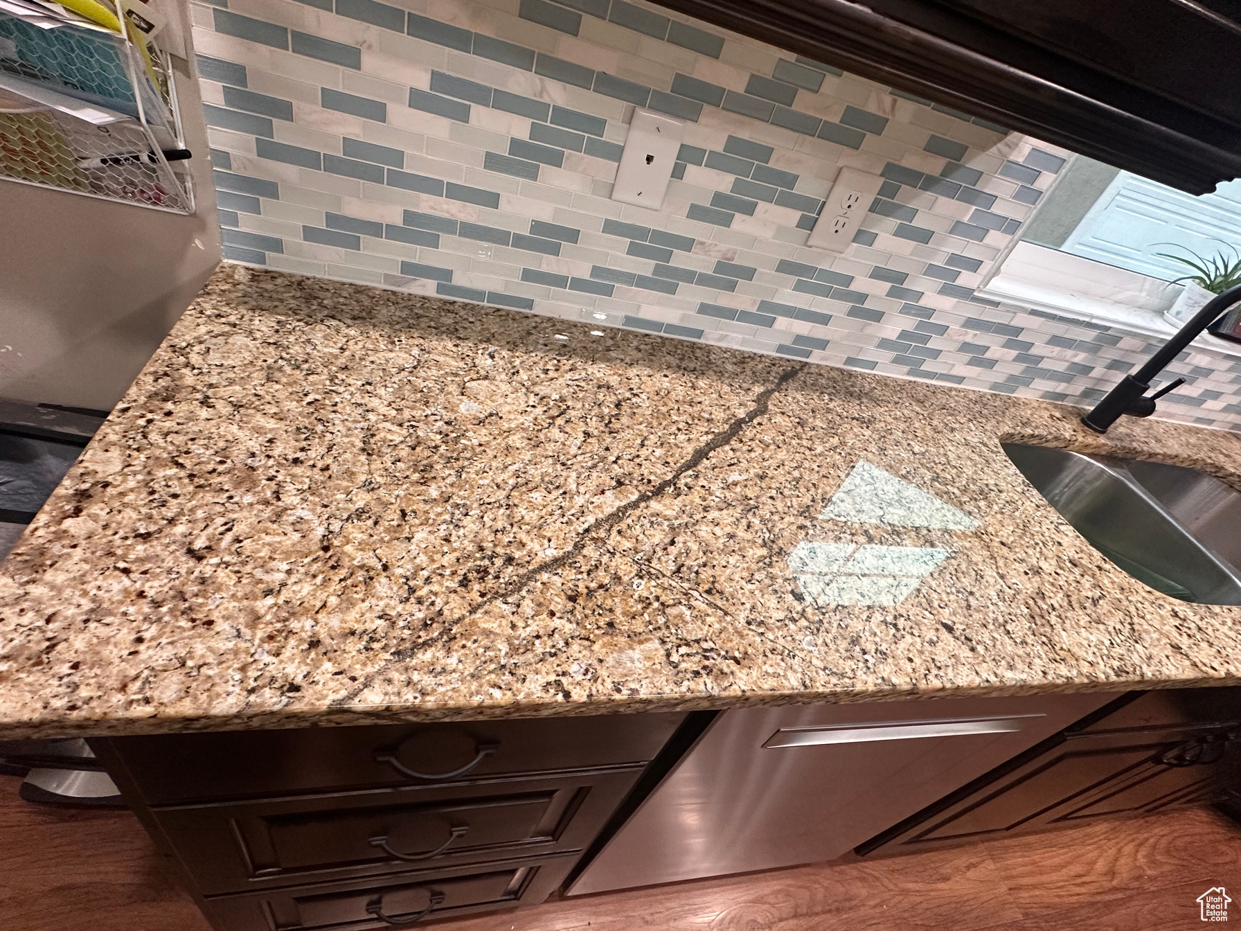 Roosevelt, Utah, 84066, United States, 6 Bedrooms Bedrooms, ,3 BathroomsBathrooms,Residential,For Sale,1976583