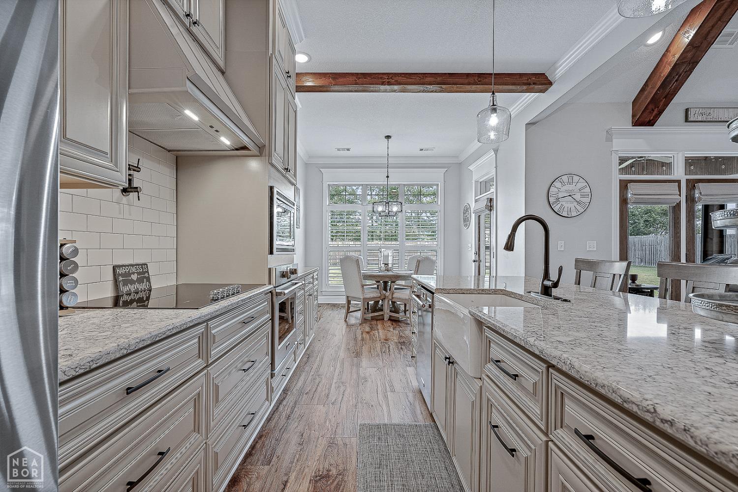 Jonesboro, Arkansas, 72404, United States, ,4 BathroomsBathrooms,Residential,For Sale,1981913