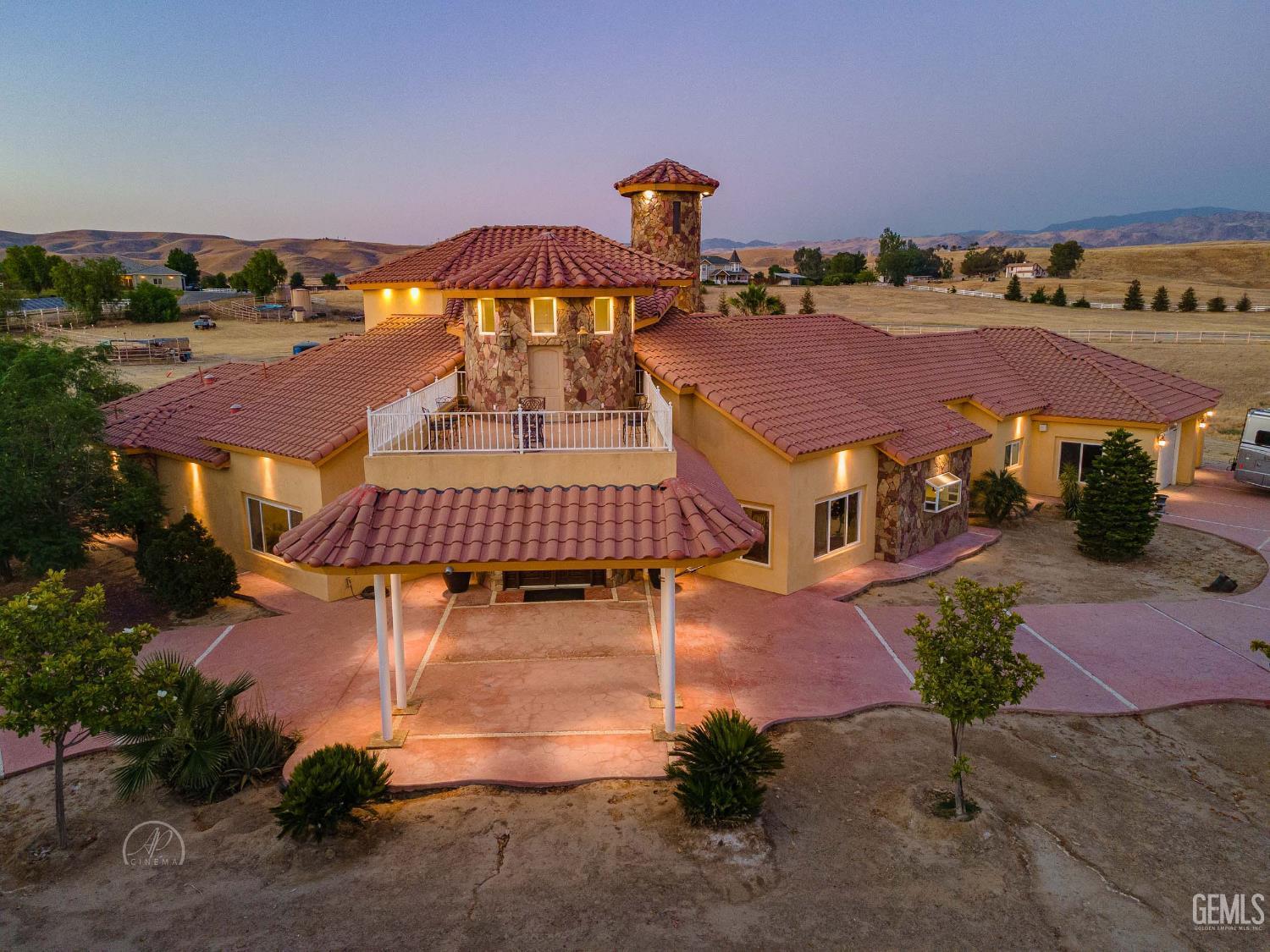 Bakersfield, California, 93308, United States, 4 Bedrooms Bedrooms, ,5 BathroomsBathrooms,Residential,For Sale,1992415