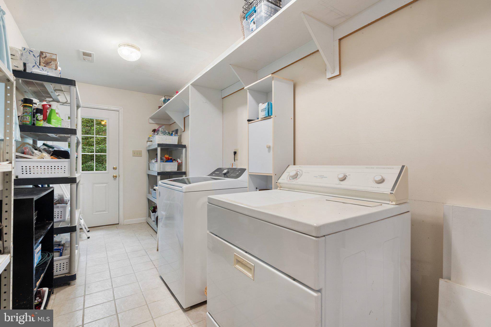 Warrenton, Virginia, 20187, United States, ,Residential,For Sale,1943108