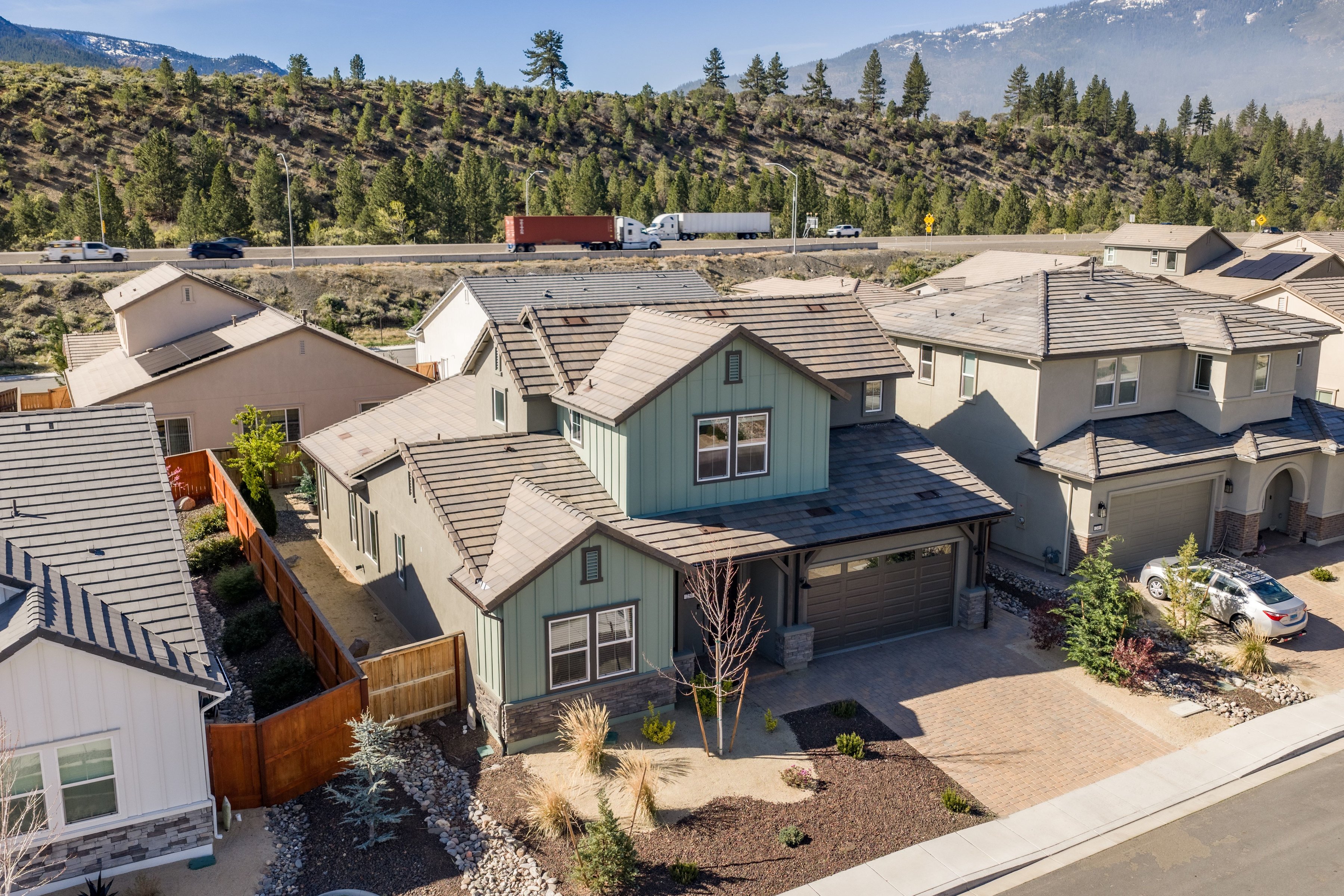  Striking Two-Story Modern Living in Verdi - 物件實景