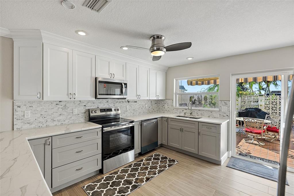 St Petersburg, Florida, 33708, United States, 2 Bedrooms Bedrooms, ,2 BathroomsBathrooms,Residential,For Sale,1963095