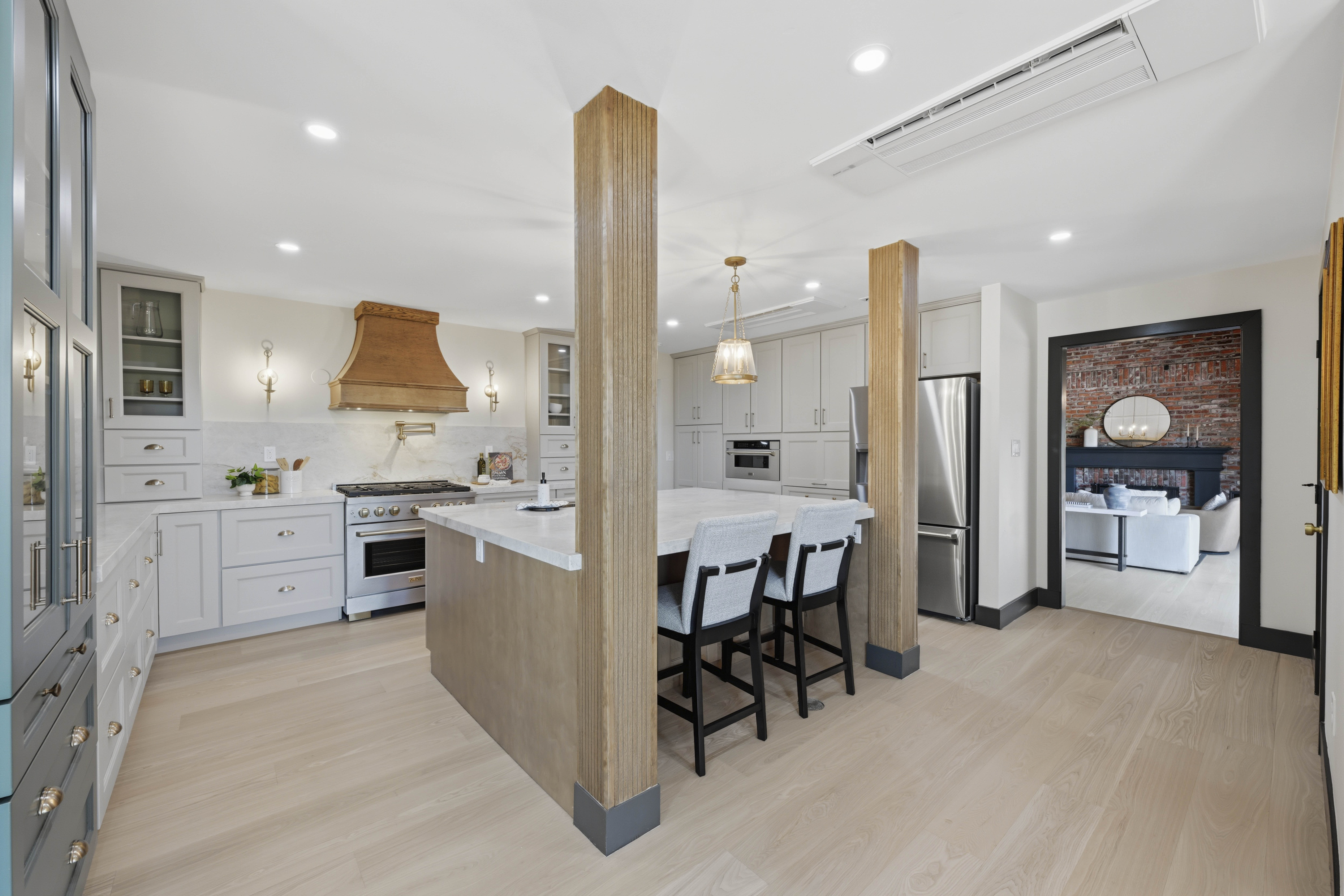  9815 Mira Del Rio Drive, Sacramento, CA 95827 - 物件實景
