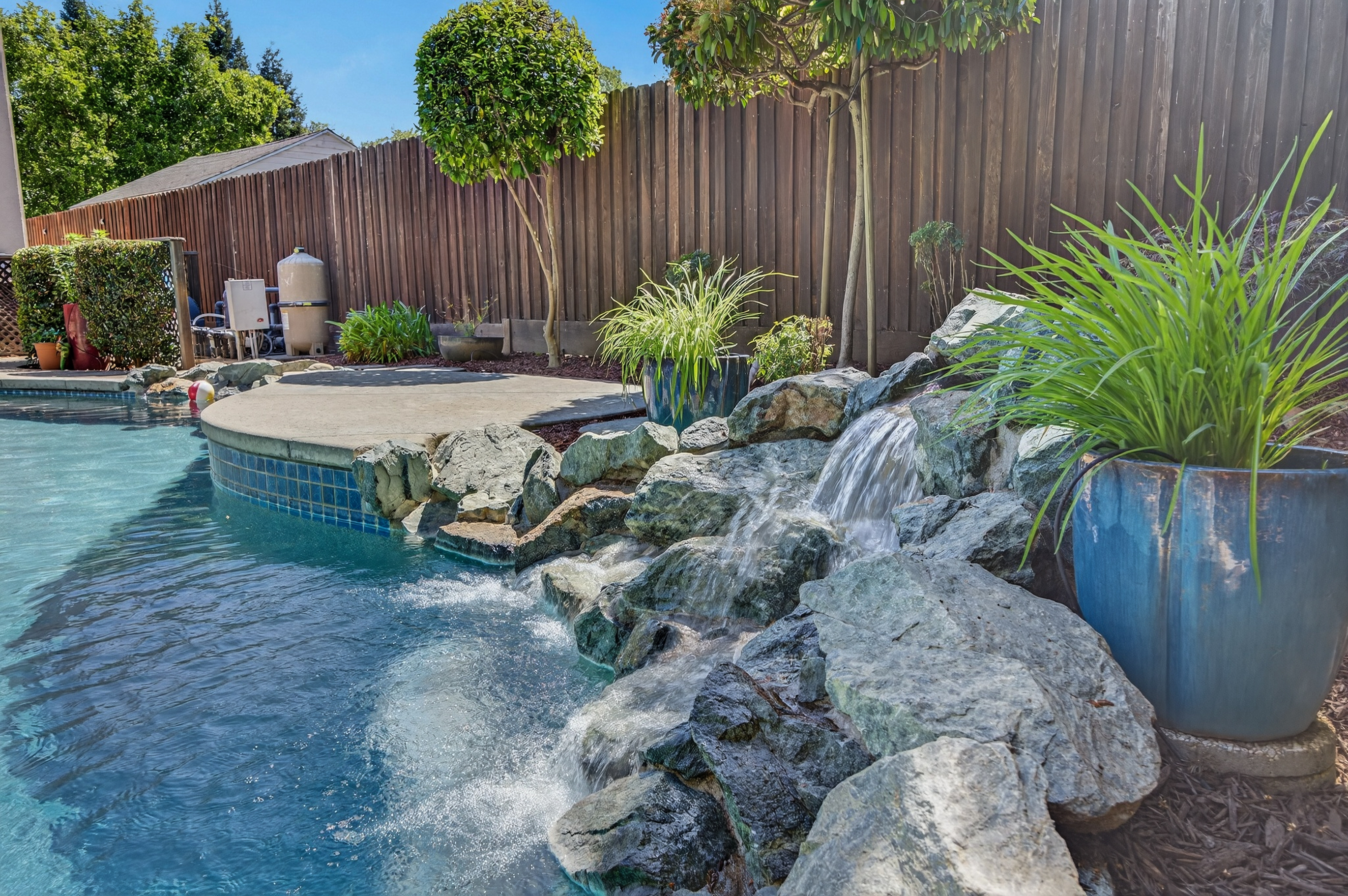  5500 Tierra Gardens Lane, Carmichael, CA 95608 - 物件實景