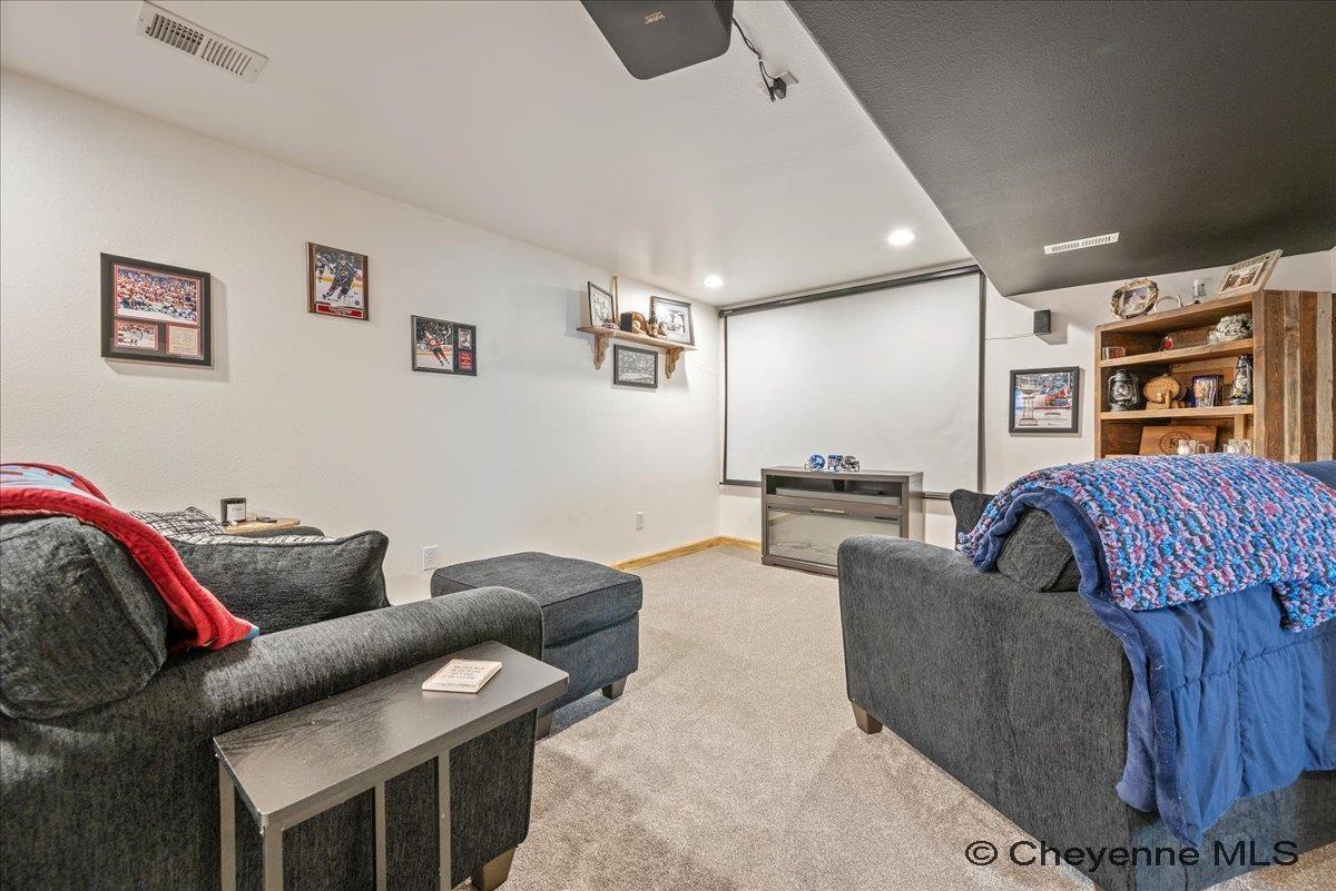 Cheyenne, Wyoming, 82007, United States, 4 Bedrooms Bedrooms, ,3 BathroomsBathrooms,Residential,For Sale,1941950