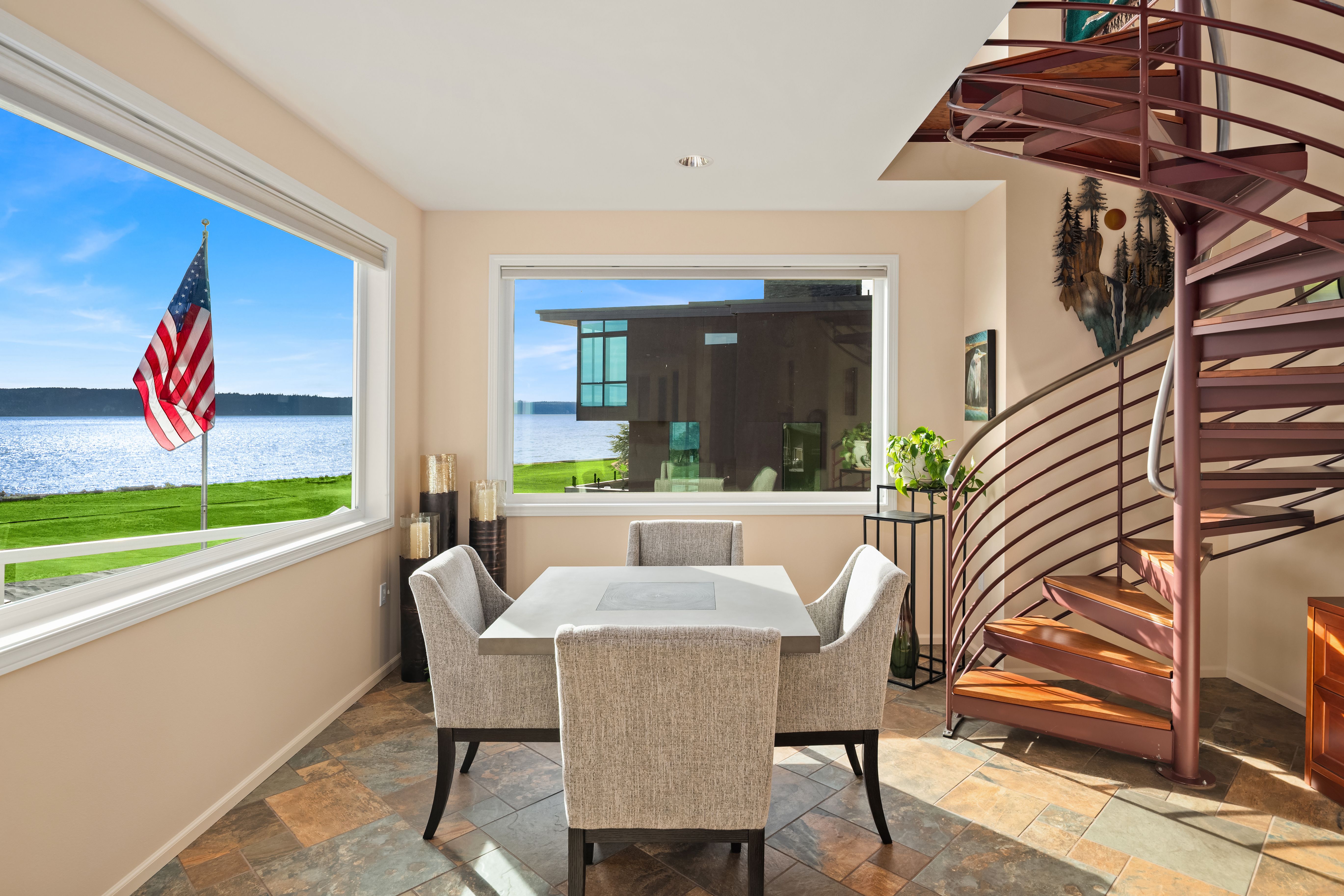  2106 Breezy Point Rd, Camano, WA 98282 - 物件實景