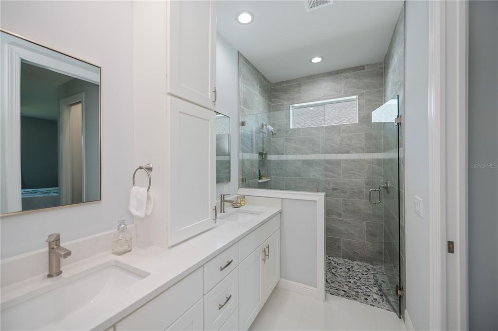 Venice, Florida, 34285, United States, 3 Bedrooms Bedrooms, ,2 BathroomsBathrooms,Residential,For Sale,1934164