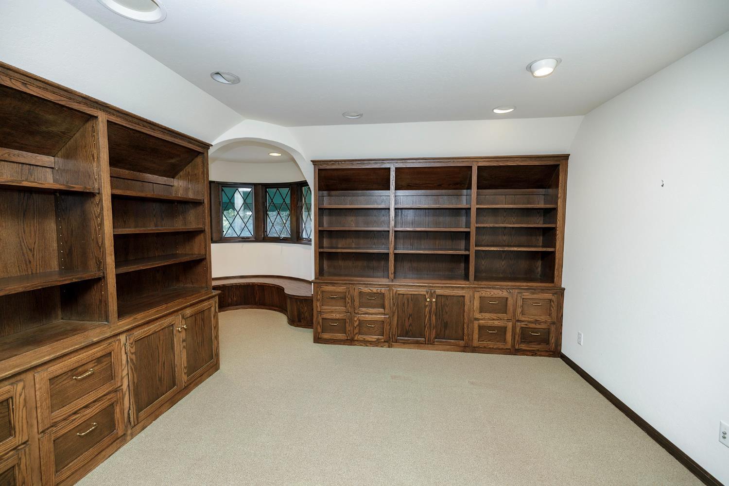 Turlock, California, 95380, United States, 4 Bedrooms Bedrooms, ,5 BathroomsBathrooms,Residential,For Sale,1992358