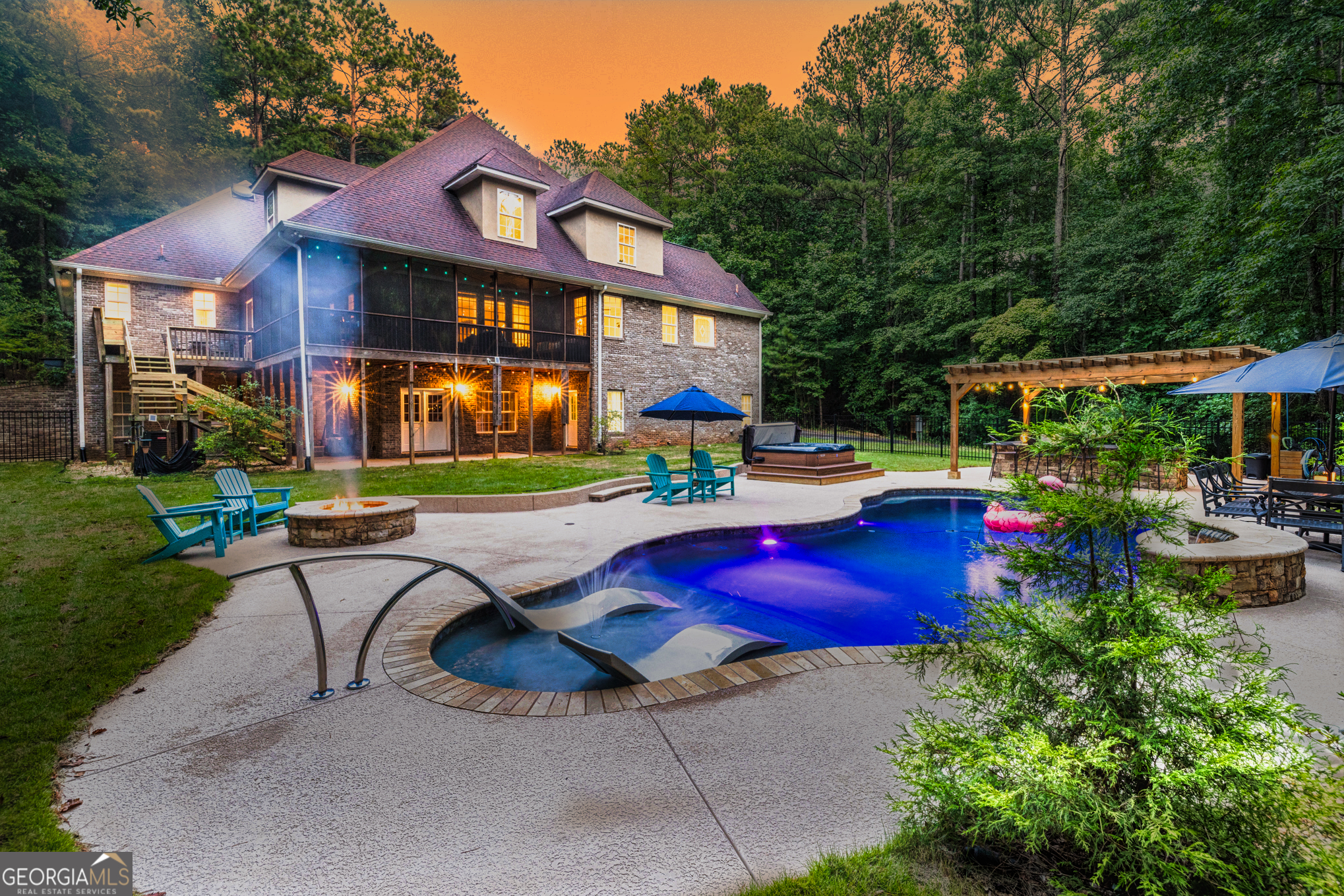 Newnan, Georgia, 30263, United States, 4 Bedrooms Bedrooms, ,5 BathroomsBathrooms,Residential,For Sale,1932602