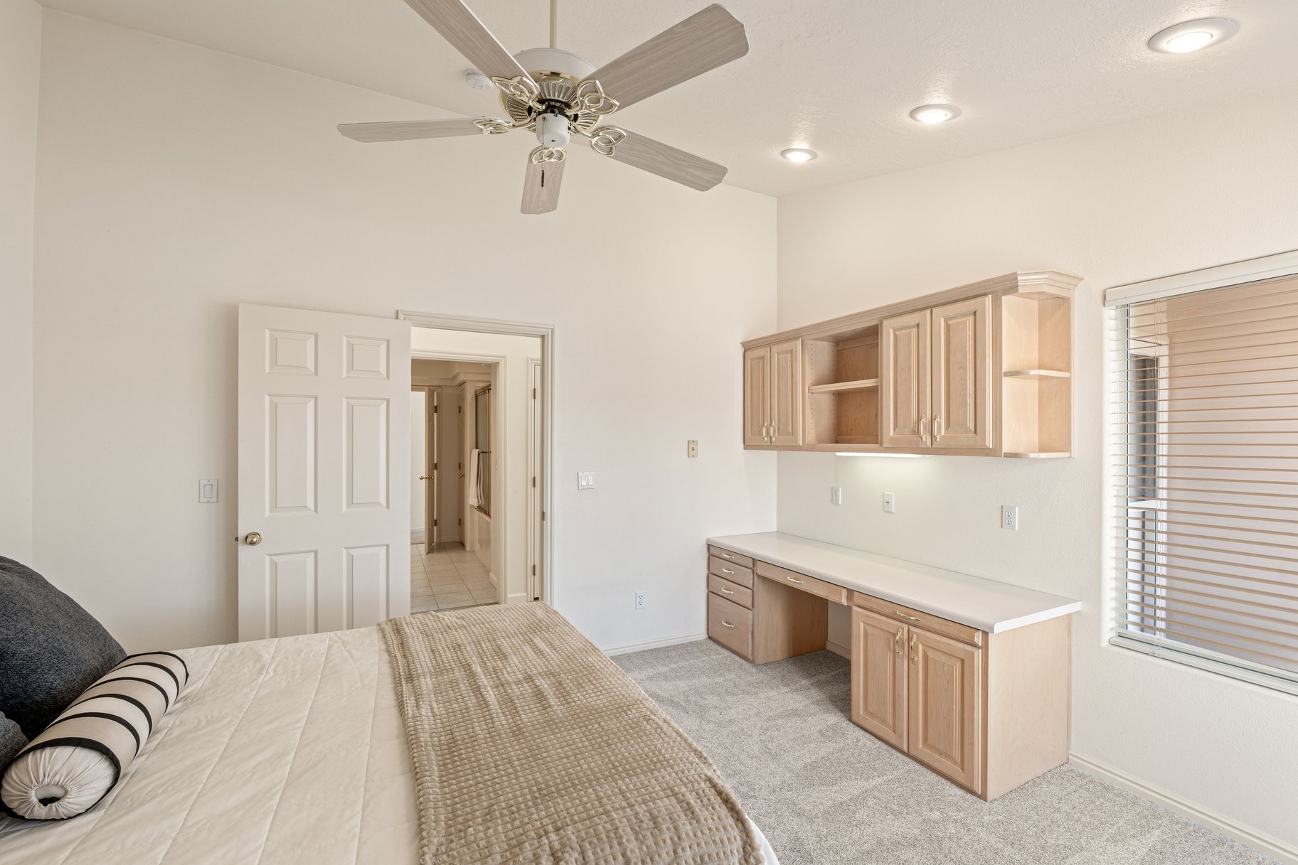  Low-Maintenance Living in a Prime Green Springs Location - 物件實景
