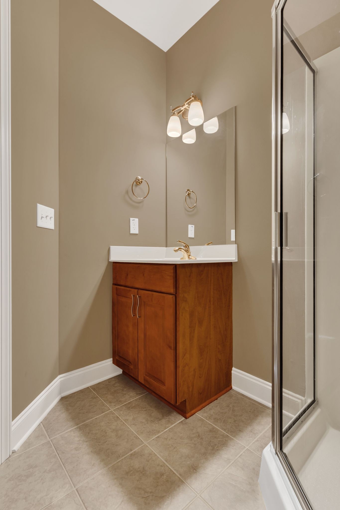 Goodlettsville, Tennessee, 37072, United States, 4 Bedrooms Bedrooms, ,4 BathroomsBathrooms,Residential,For Sale,2001545