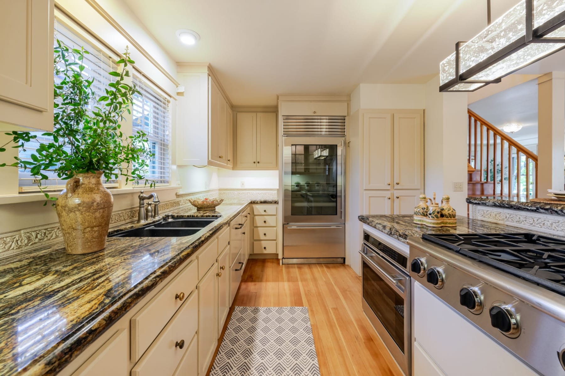  305 NW Columbia Street Bend, OR 97703 - 物件實景