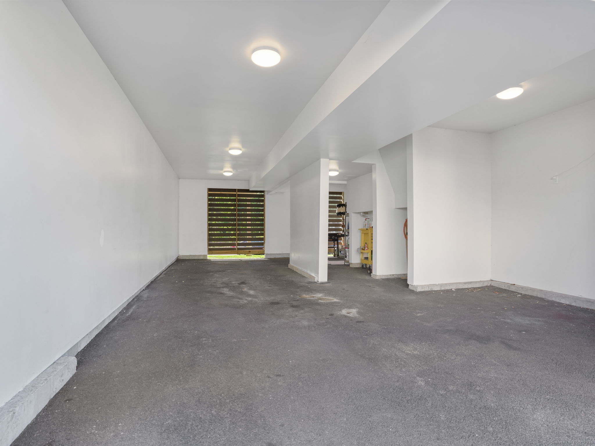 Fairfield, Connecticut, 06825, United States, 3 Bedrooms Bedrooms, ,3 BathroomsBathrooms,Residential,For Sale,1964162