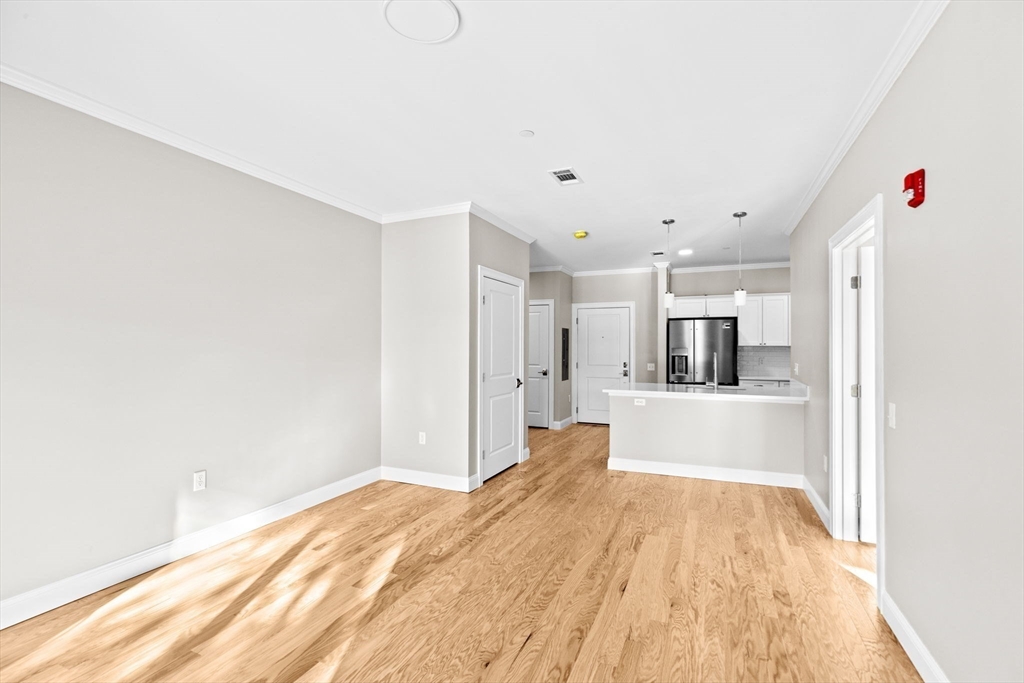Milton, Massachusetts, 02186, United States, 2 Bedrooms Bedrooms, ,2 BathroomsBathrooms,Residential,For Sale,1906263