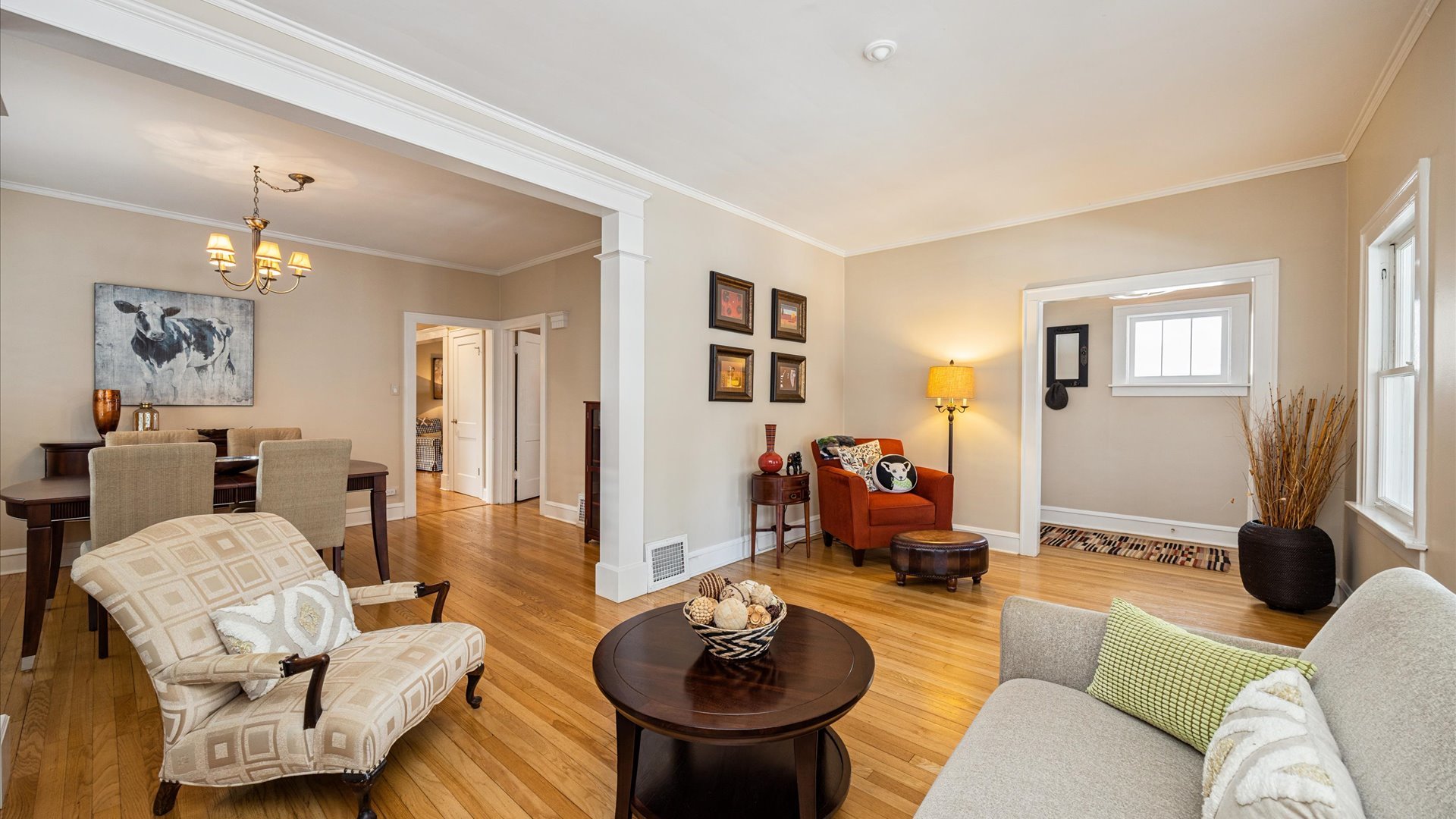 La Grange, Illinois, 60525, United States, 3 Bedrooms Bedrooms, ,3 BathroomsBathrooms,Residential,For Sale,1991059