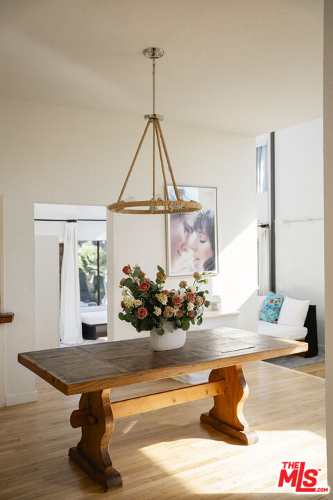 Malibu, California, 90265, United States, 3 Bedrooms Bedrooms, ,3 BathroomsBathrooms,Residential,For Sale,1949478