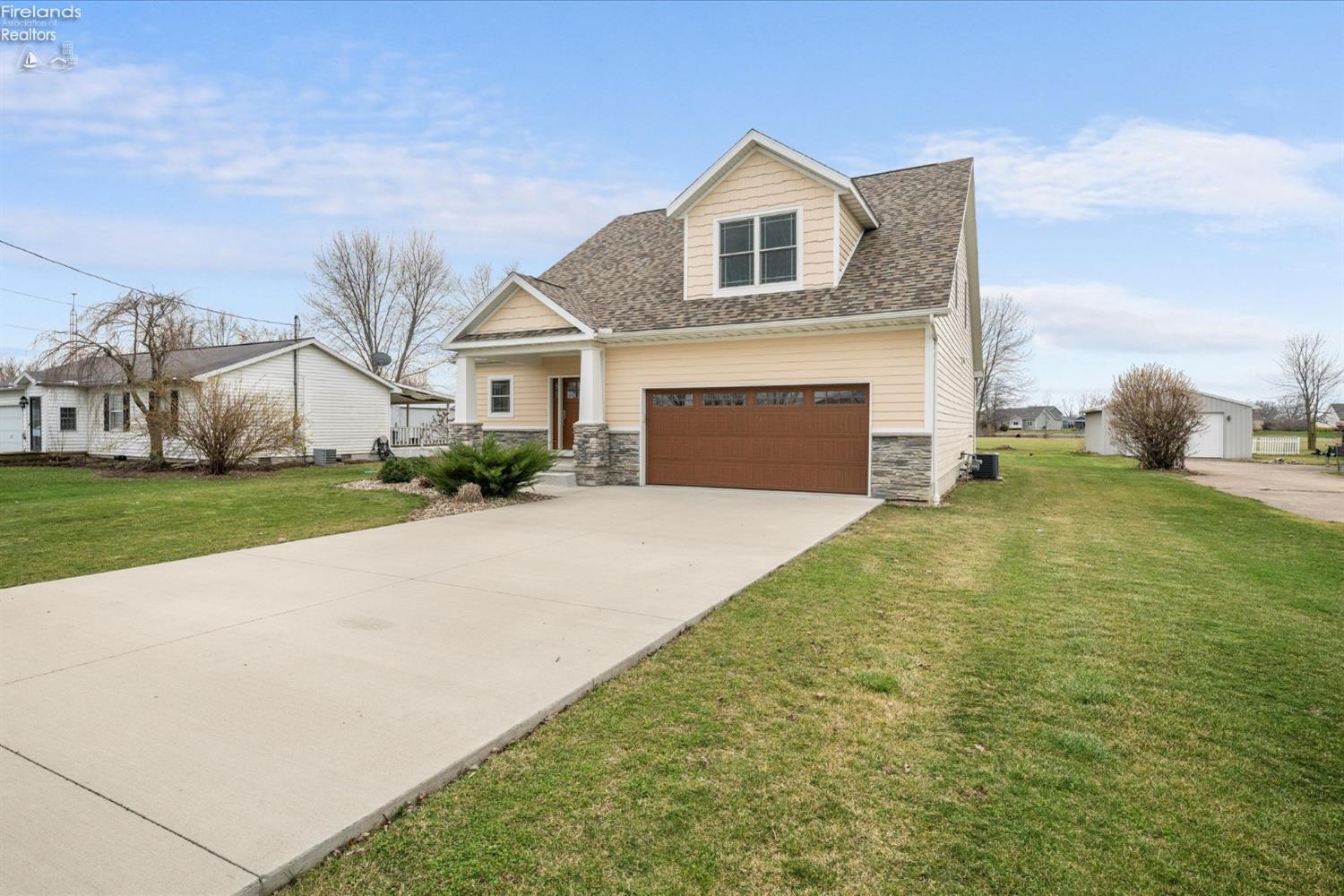 Marblehead, Ohio, 43440, United States, 4 Bedrooms Bedrooms, ,3 BathroomsBathrooms,Residential,For Sale,1921808
