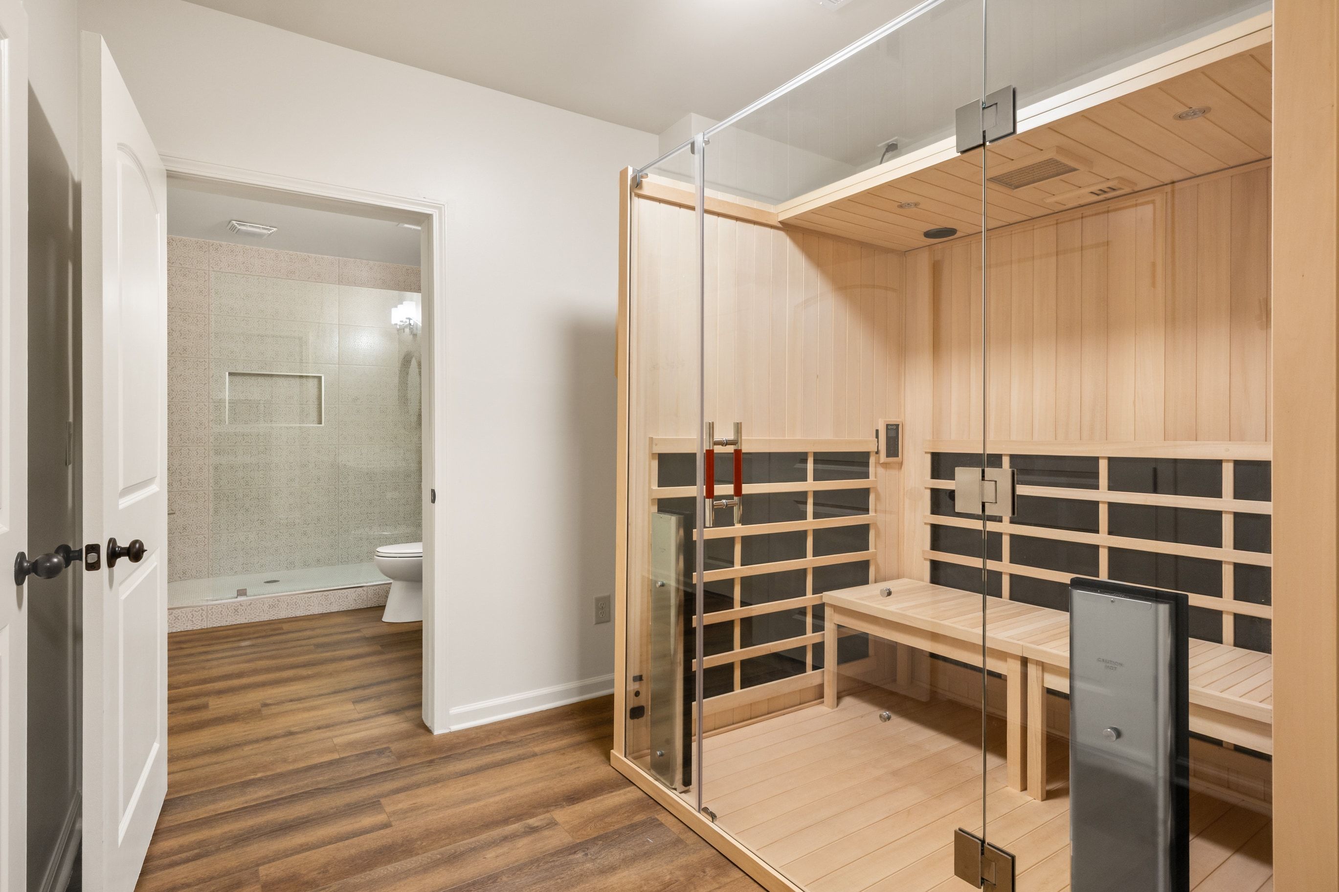  Move-in Ready Home Offers Exceptional Space, Comfort, and Craftsmanship - 物件實景