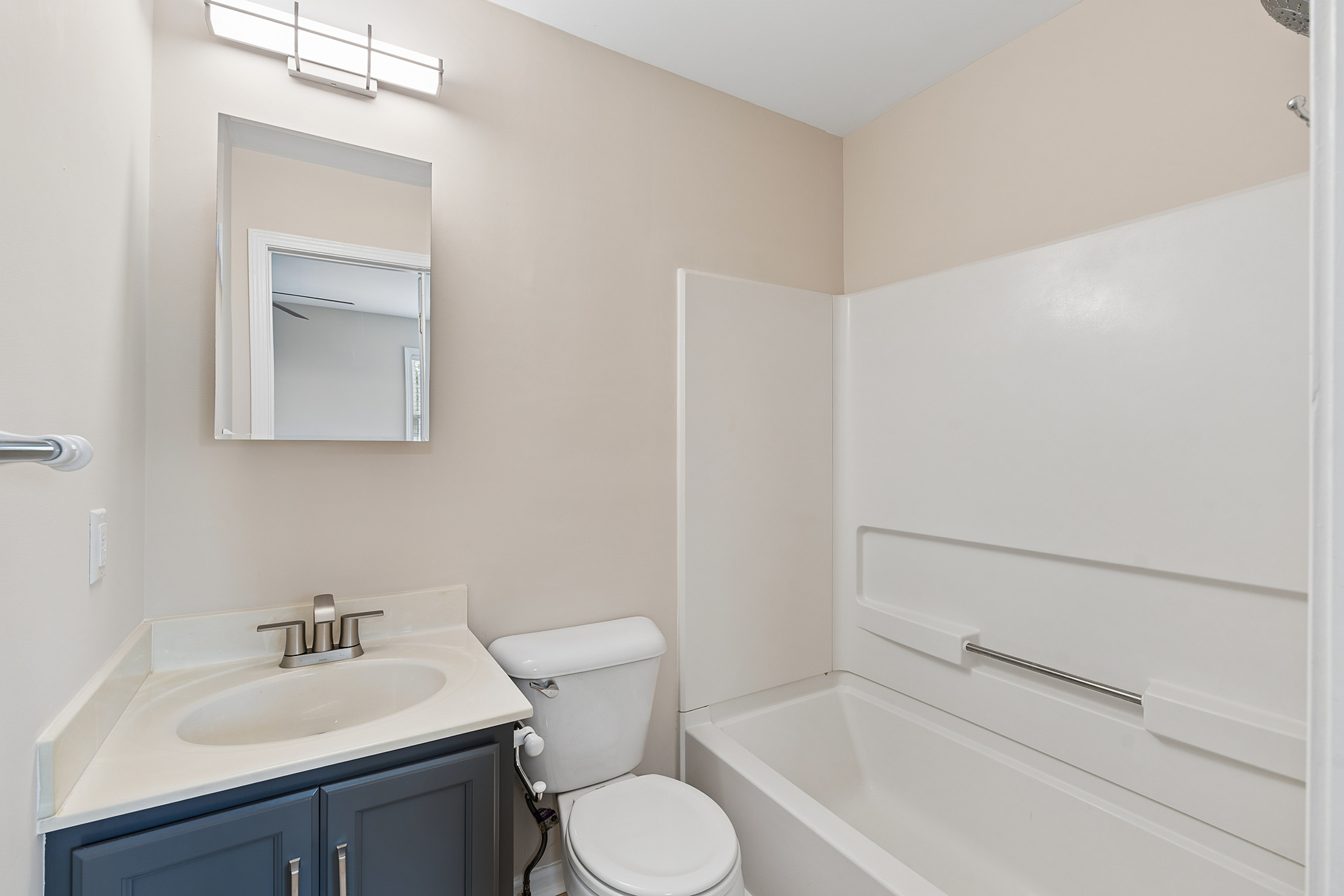  Renovated Three Bedroom Condo in Convenient Magnolia Lane Community - 物件實景