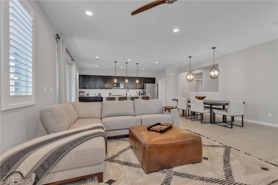 Las Vegas, Nevada, 89135, United States, 2 Bedrooms Bedrooms, ,2 BathroomsBathrooms,Residential,For Sale,1908470