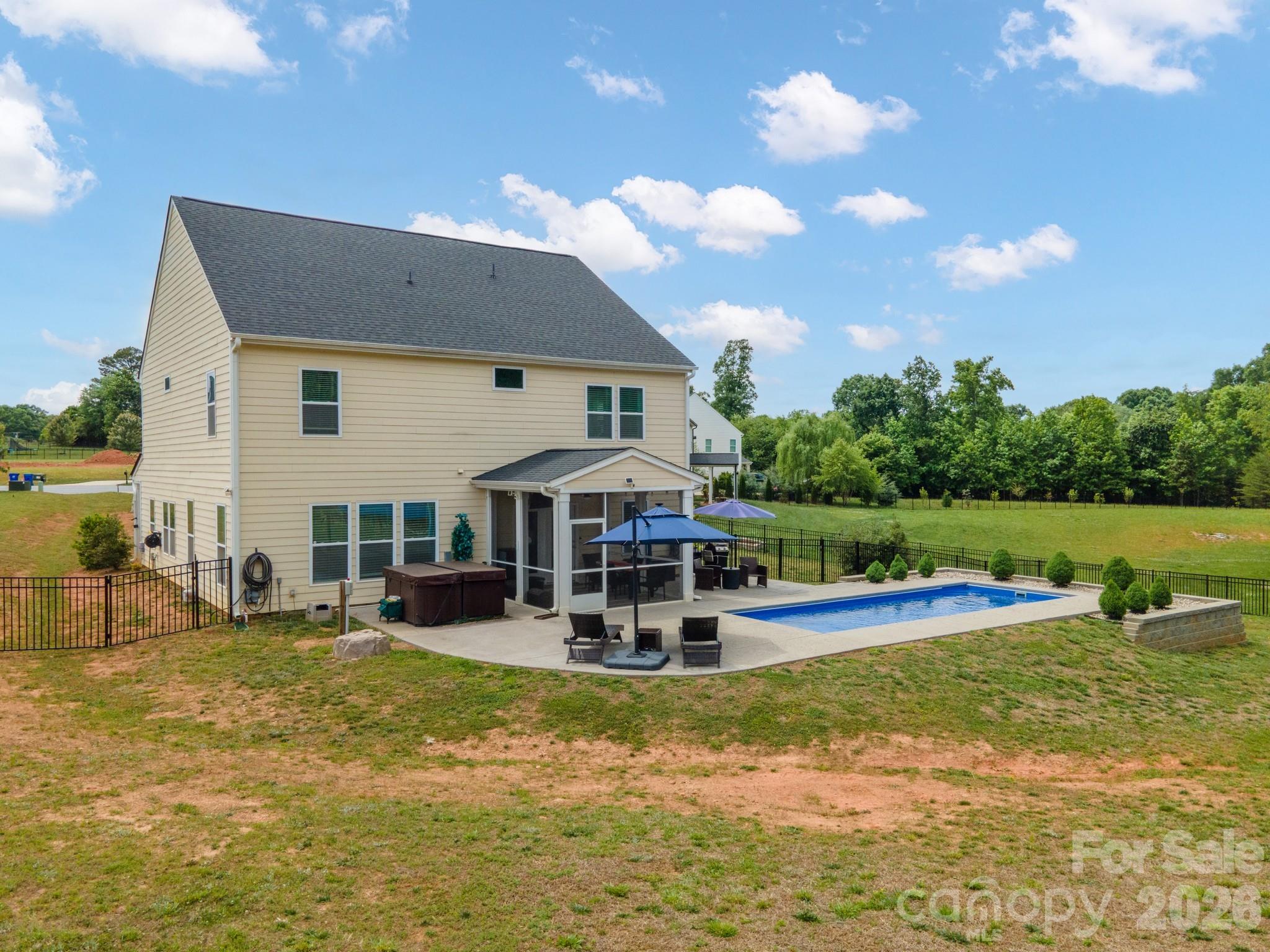 Maiden, North Carolina, 28650, United States, 4 Bedrooms Bedrooms, ,4 BathroomsBathrooms,Residential,For Sale,2048449