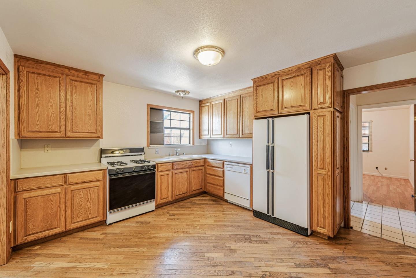 Santa Clara, California, 95051, United States, 3 Bedrooms Bedrooms, ,3 BathroomsBathrooms,Residential,For Sale,1941607