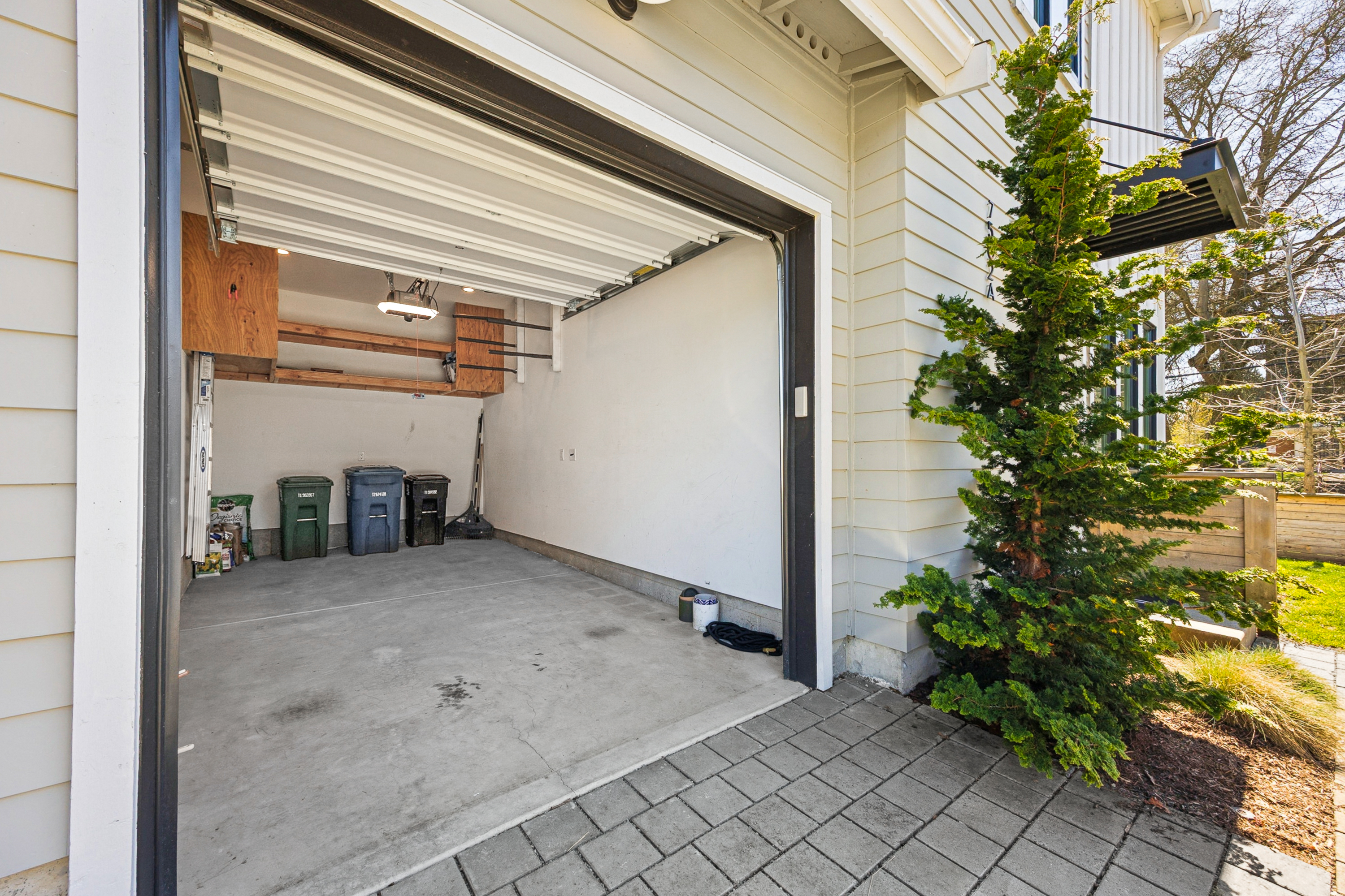  7502 32nd Ave NE Unit #A, Seattle, WA 98115 - 物件實景