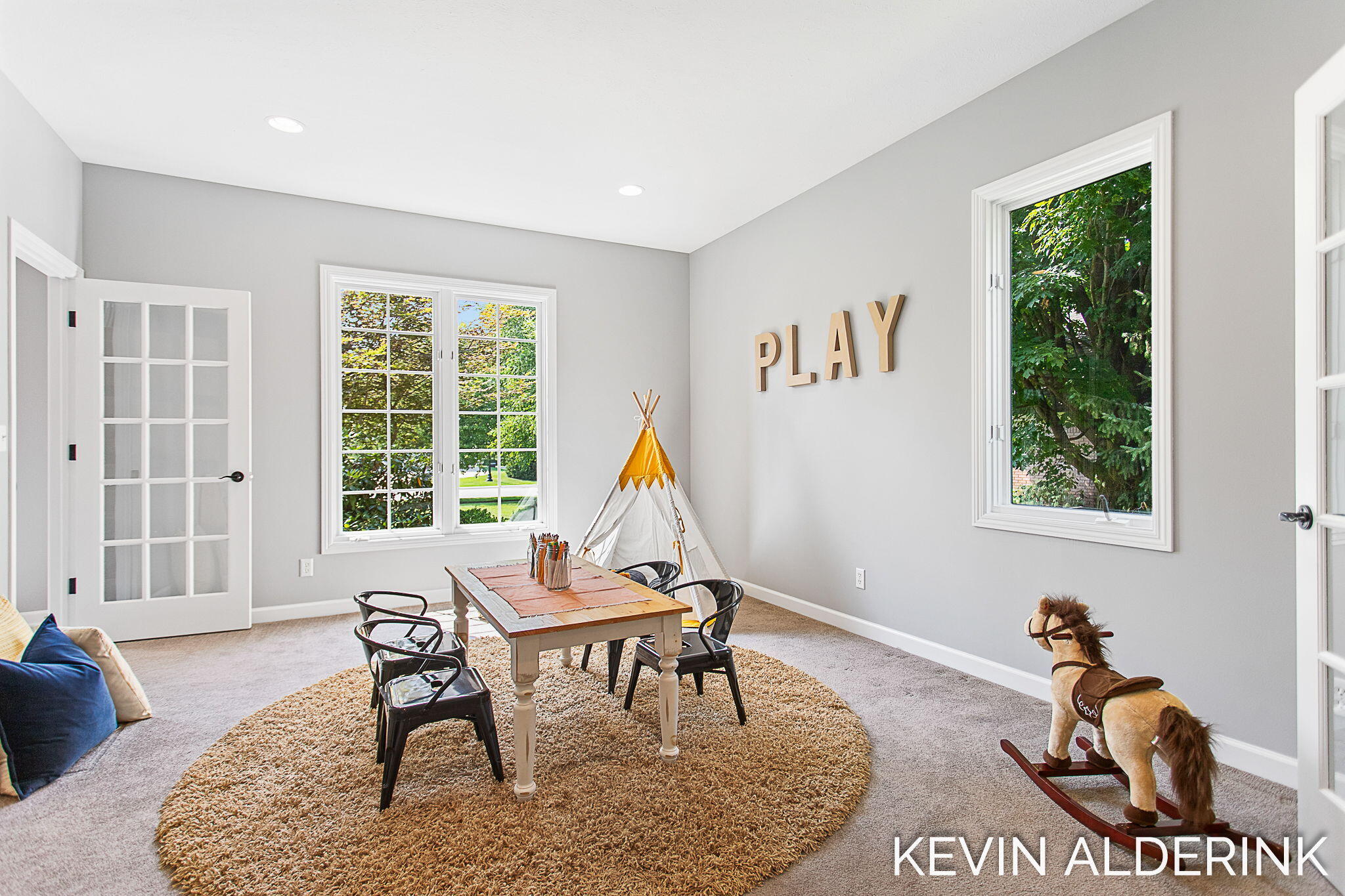 Holland, Michigan, 49423, United States, 5 Bedrooms Bedrooms, ,6 BathroomsBathrooms,Residential,For Sale,1908237