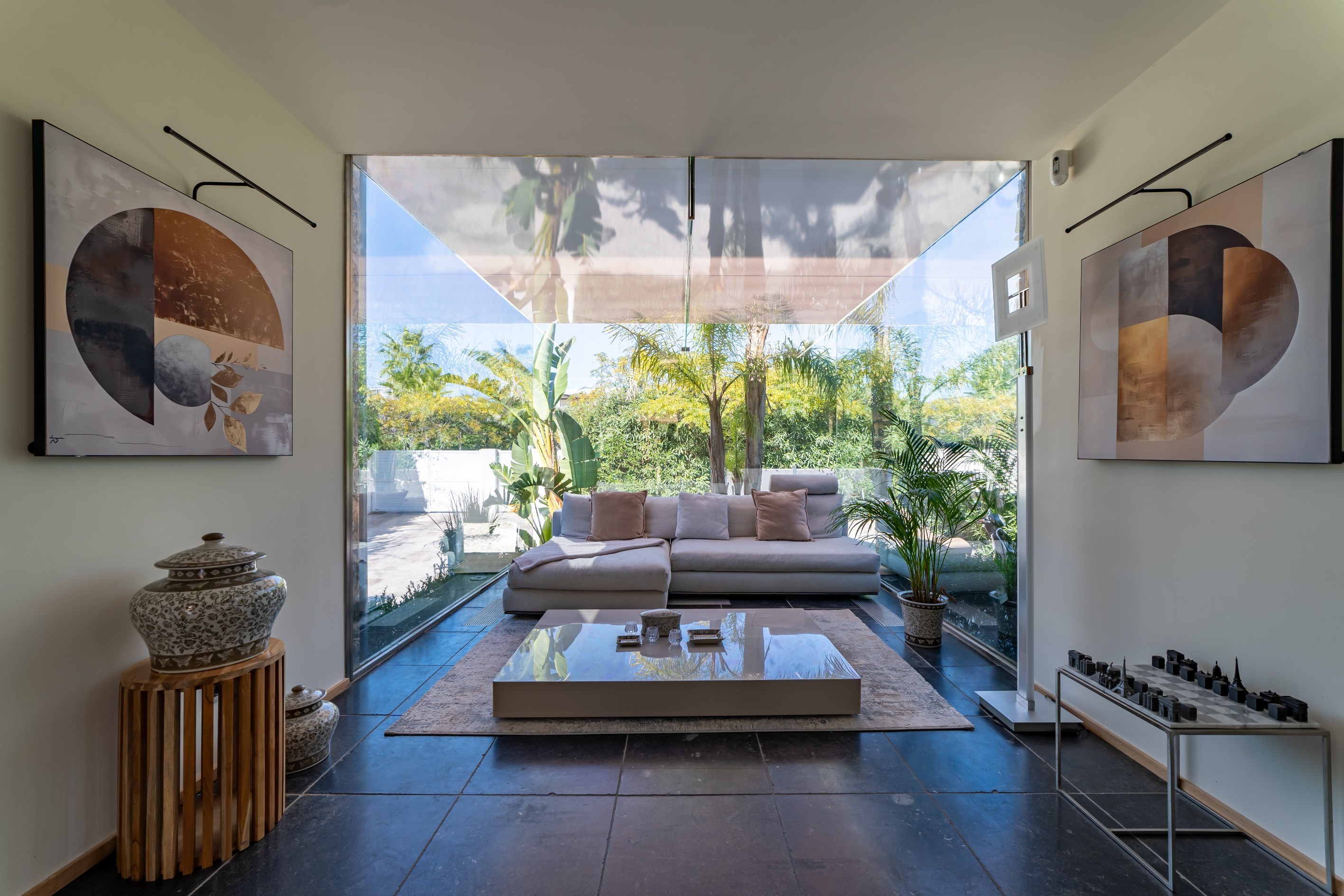  Elegance and transparency are the watchwords of this resolutely contemporary vi… - 物件實景
