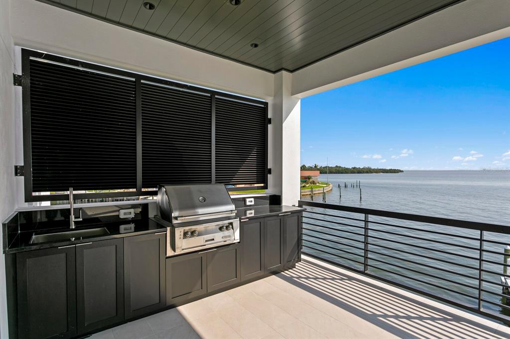 St Petersburg, Florida, 33703, United States, 5 Bedrooms Bedrooms, ,6 BathroomsBathrooms,Residential,For Sale,1856126