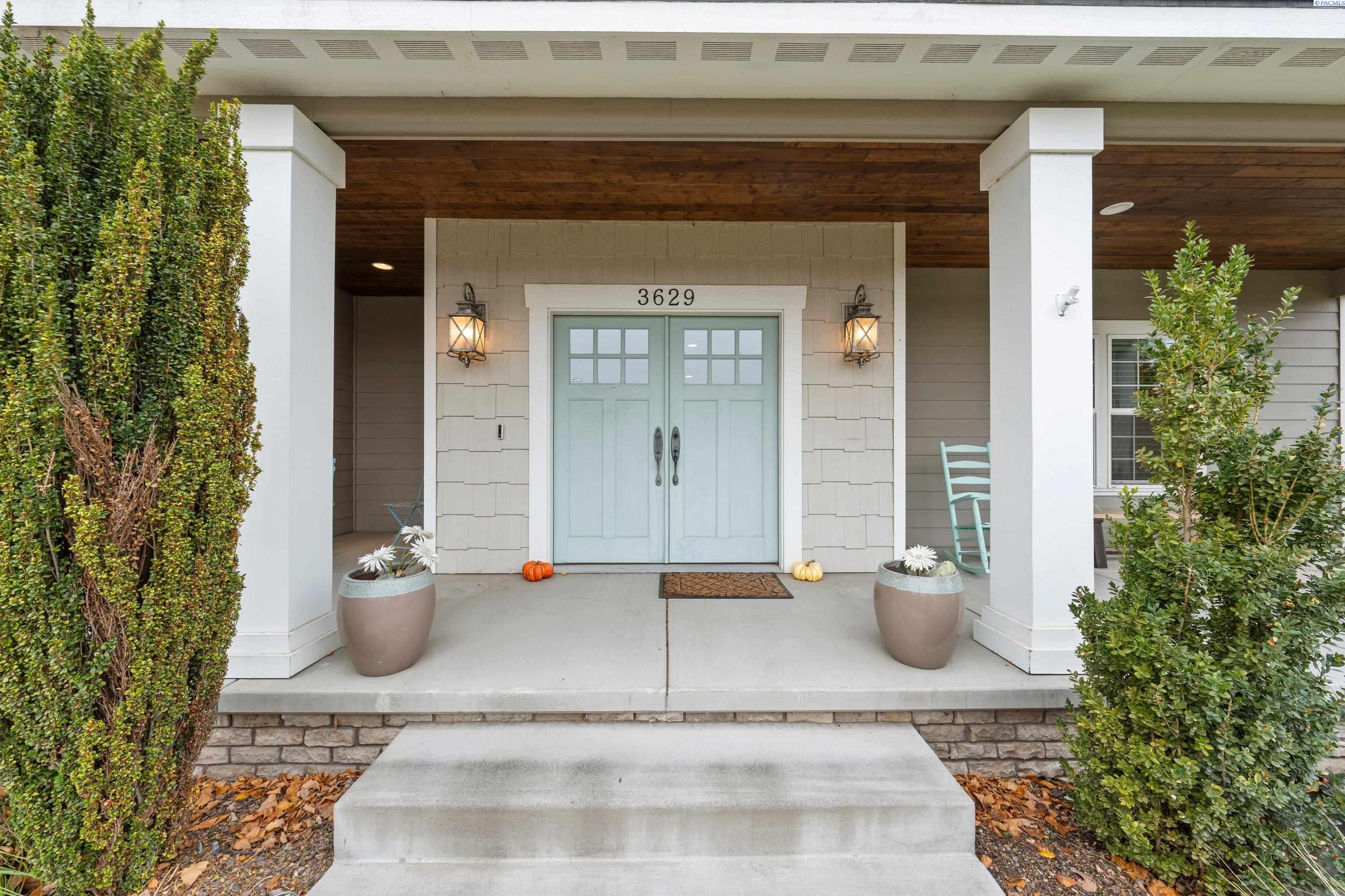 Richland, Washington, 99352, United States, 5 Bedrooms Bedrooms, ,3 BathroomsBathrooms,Residential,For Sale,1987518