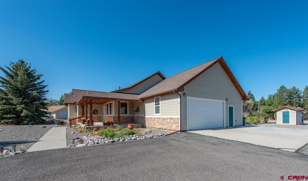 Montrose, Colorado, 81403, United States, 3 Bedrooms Bedrooms, ,2 BathroomsBathrooms,Residential,For Sale,1977225