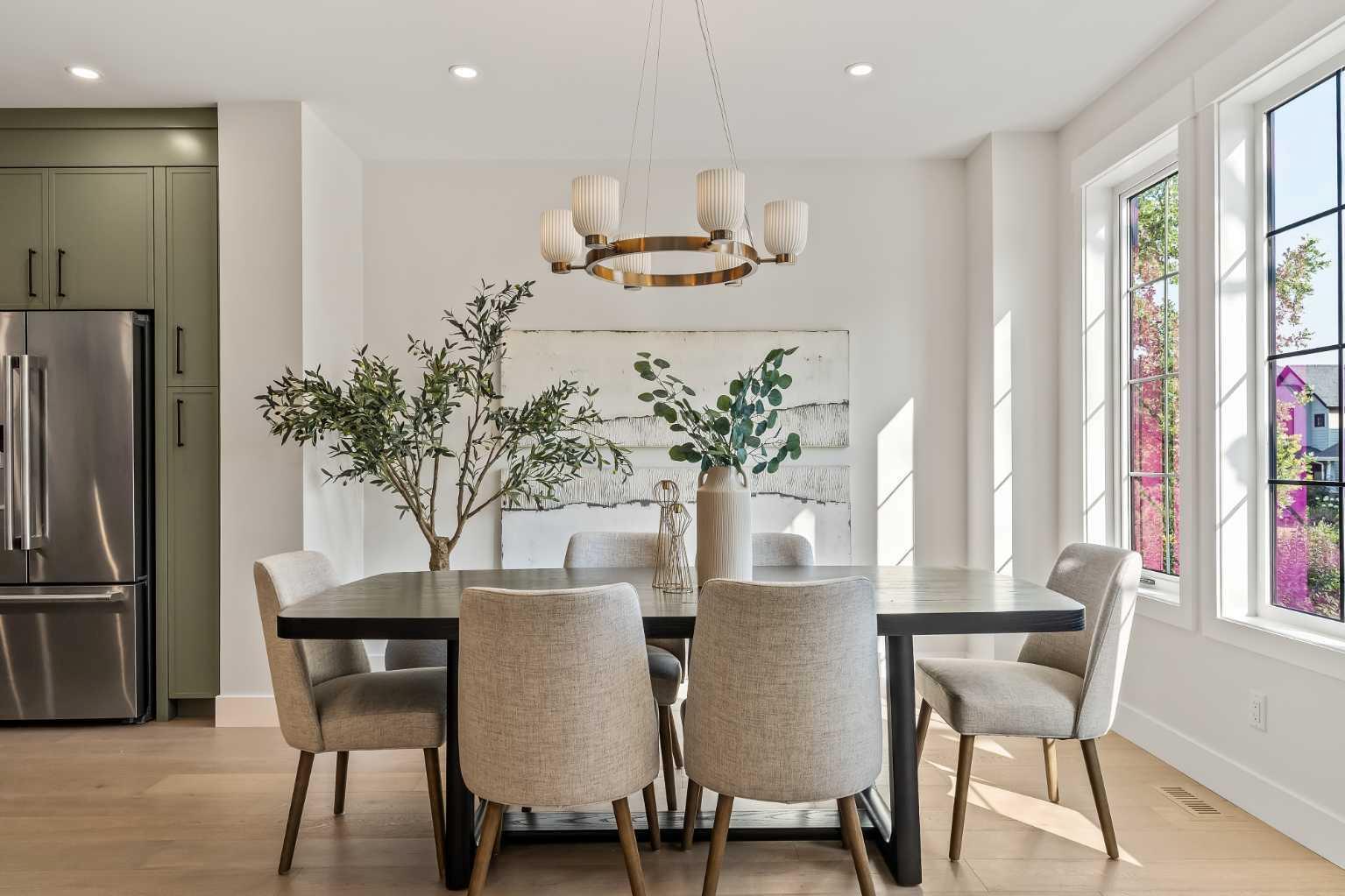 CALGARY, Alberta, T3E 2V9, CA, 4 Bedrooms Bedrooms, ,5 BathroomsBathrooms,Residential,For Sale,1987778