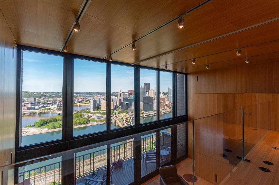 Pittsburgh, Pennsylvania, 15211, United States, 1 Bedroom Bedrooms, ,2 BathroomsBathrooms,Residential,For Sale,1981120