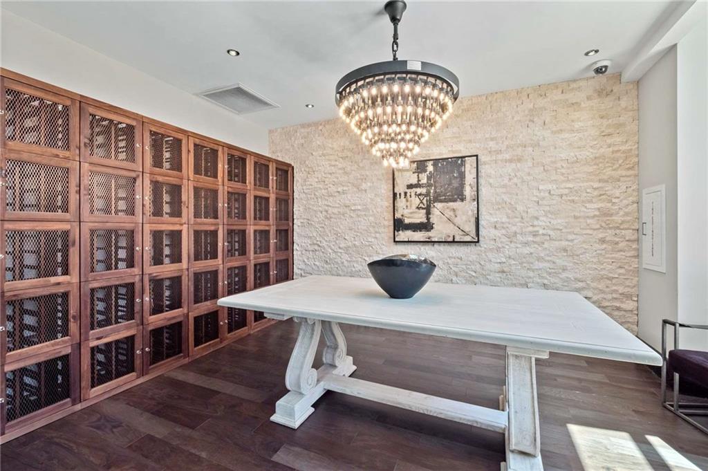 Atlanta, Georgia, 30363, United States, 2 Bedrooms Bedrooms, ,3 BathroomsBathrooms,Residential,For Sale,1949376