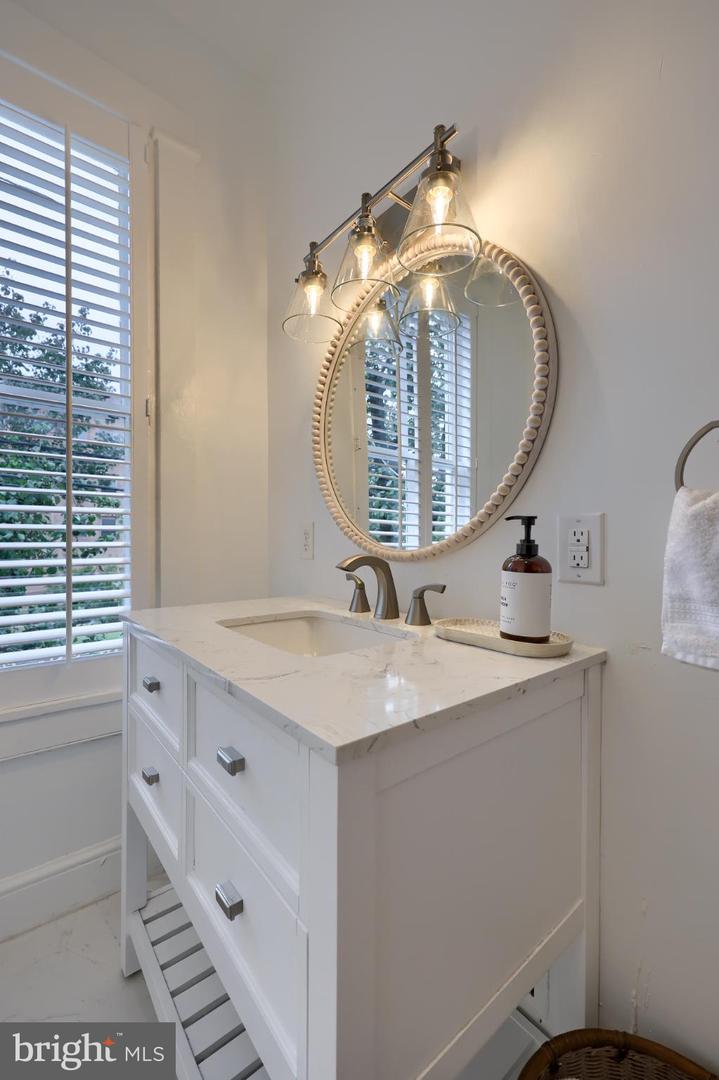 Lancaster, Pennsylvania, 17603, United States, 4 Bedrooms Bedrooms, ,2 BathroomsBathrooms,Residential,For Sale,1955843